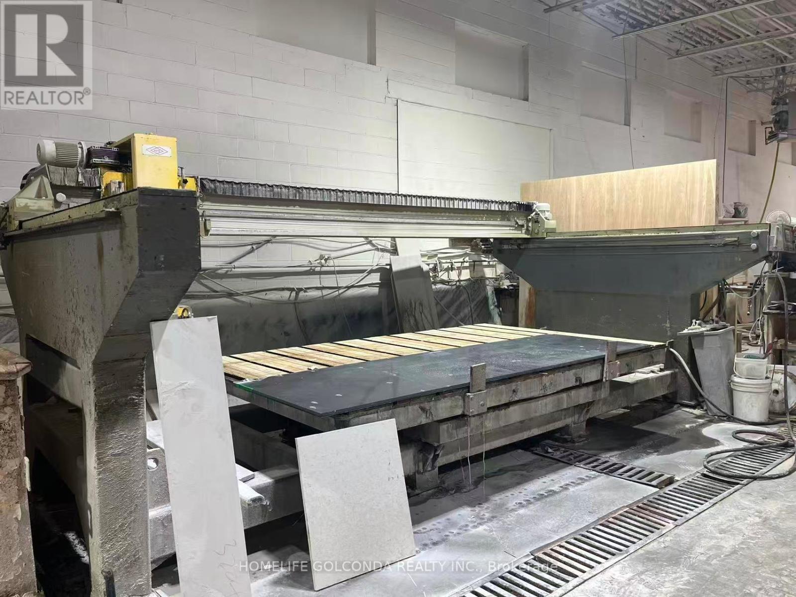 1 - 235 Eddystone Avenue, Toronto, Ontario  M3N 1H5 - Photo 6 - W12535746