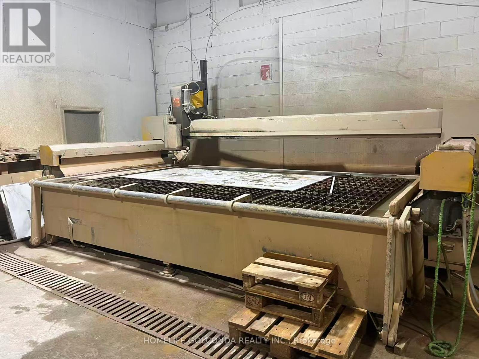 1 - 235 Eddystone Avenue, Toronto, Ontario  M3N 1H5 - Photo 8 - W12535746