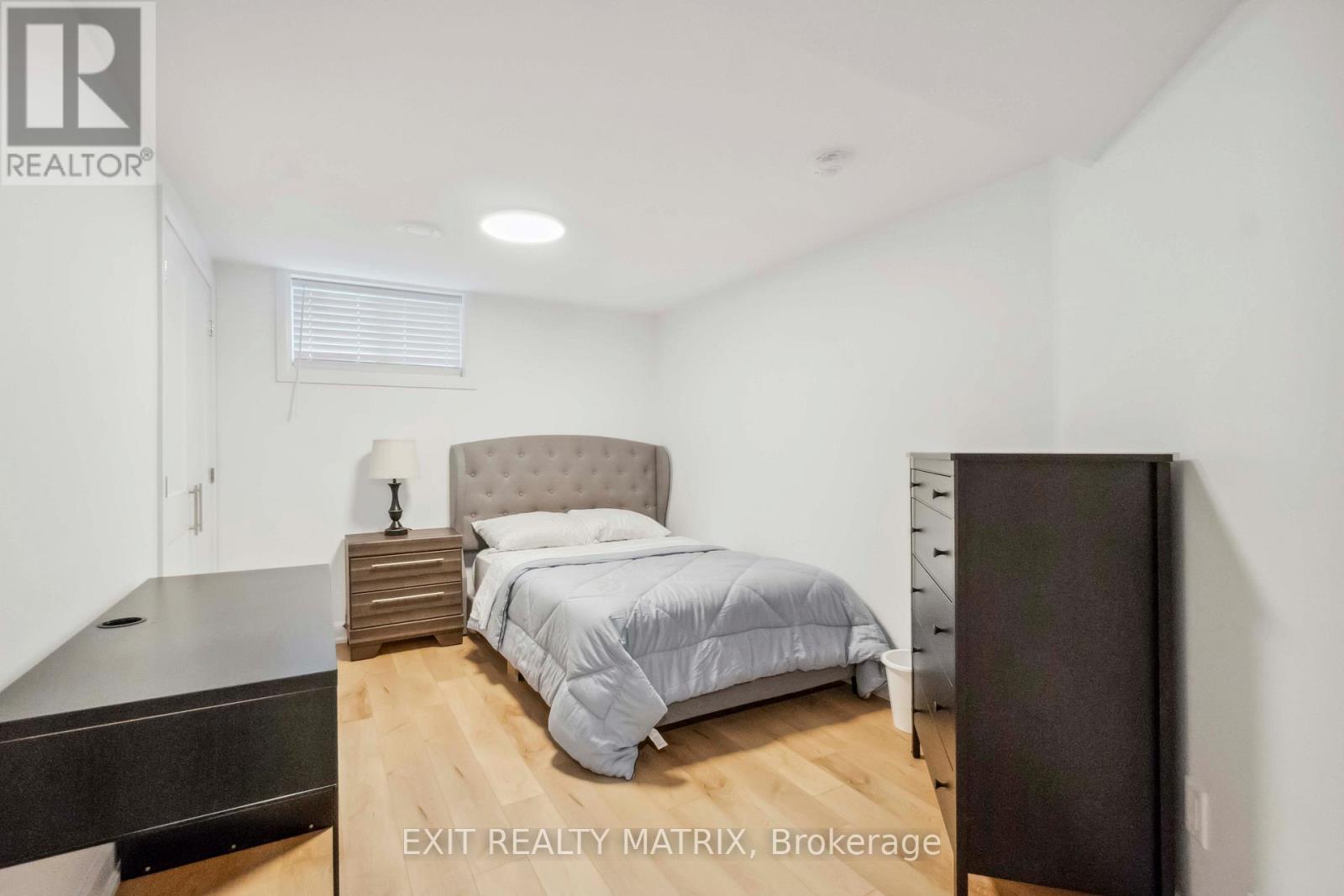 B - 848 Willow Avenue, Ottawa, Ontario  K1E 1C5 - Photo 12 - X12535770