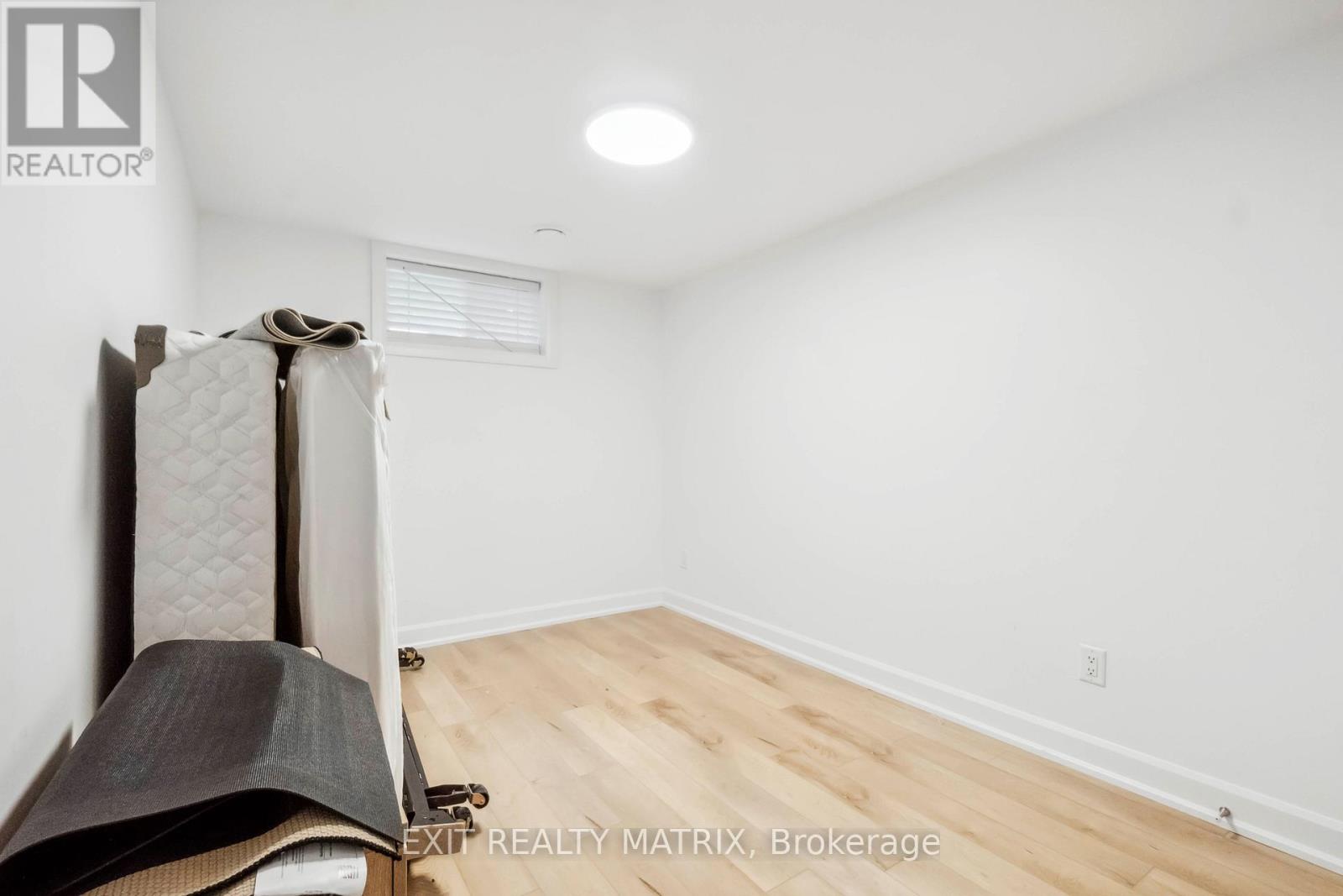 B - 848 Willow Avenue, Ottawa, Ontario  K1E 1C5 - Photo 18 - X12535770