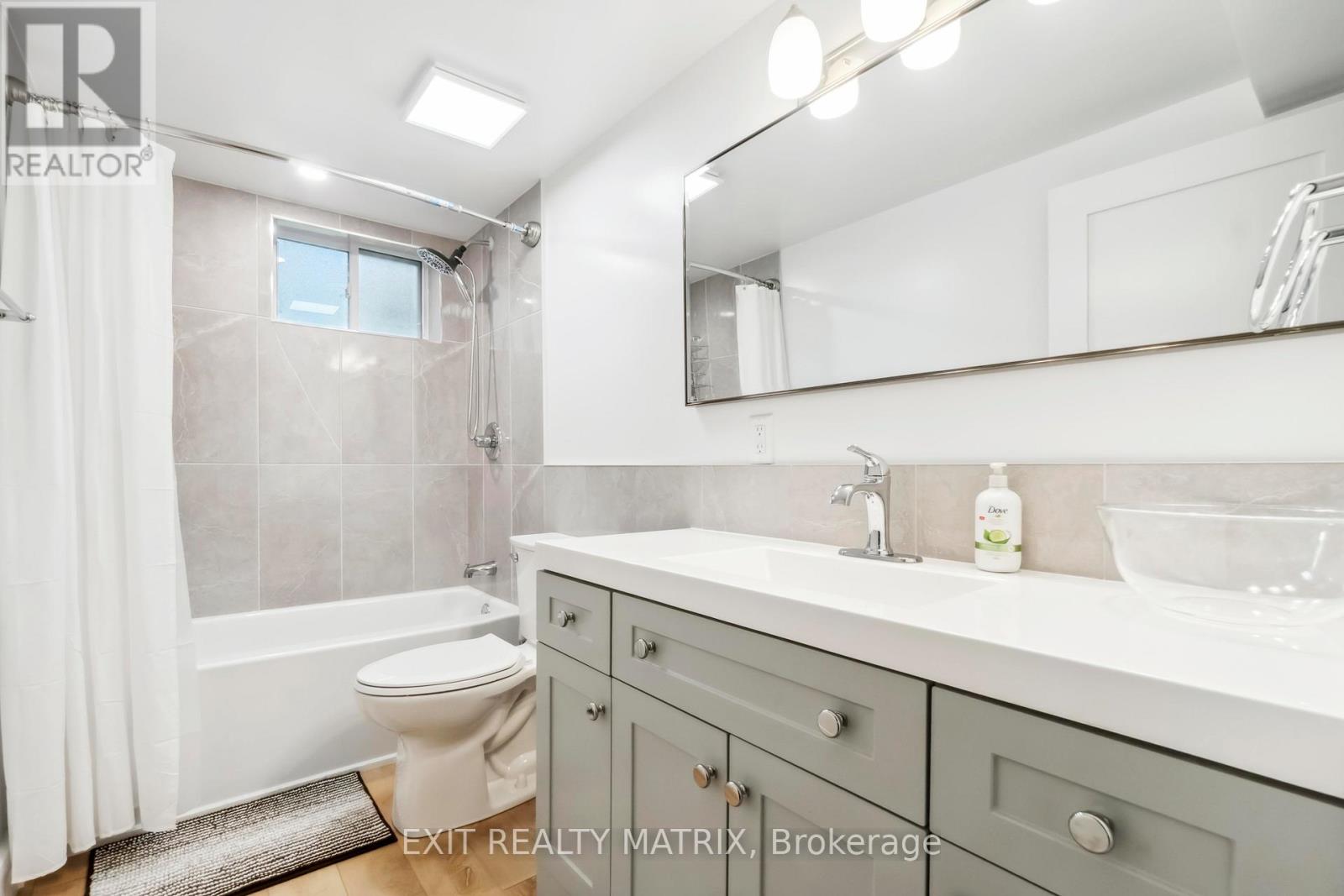 B - 848 Willow Avenue, Ottawa, Ontario  K1E 1C5 - Photo 22 - X12535770