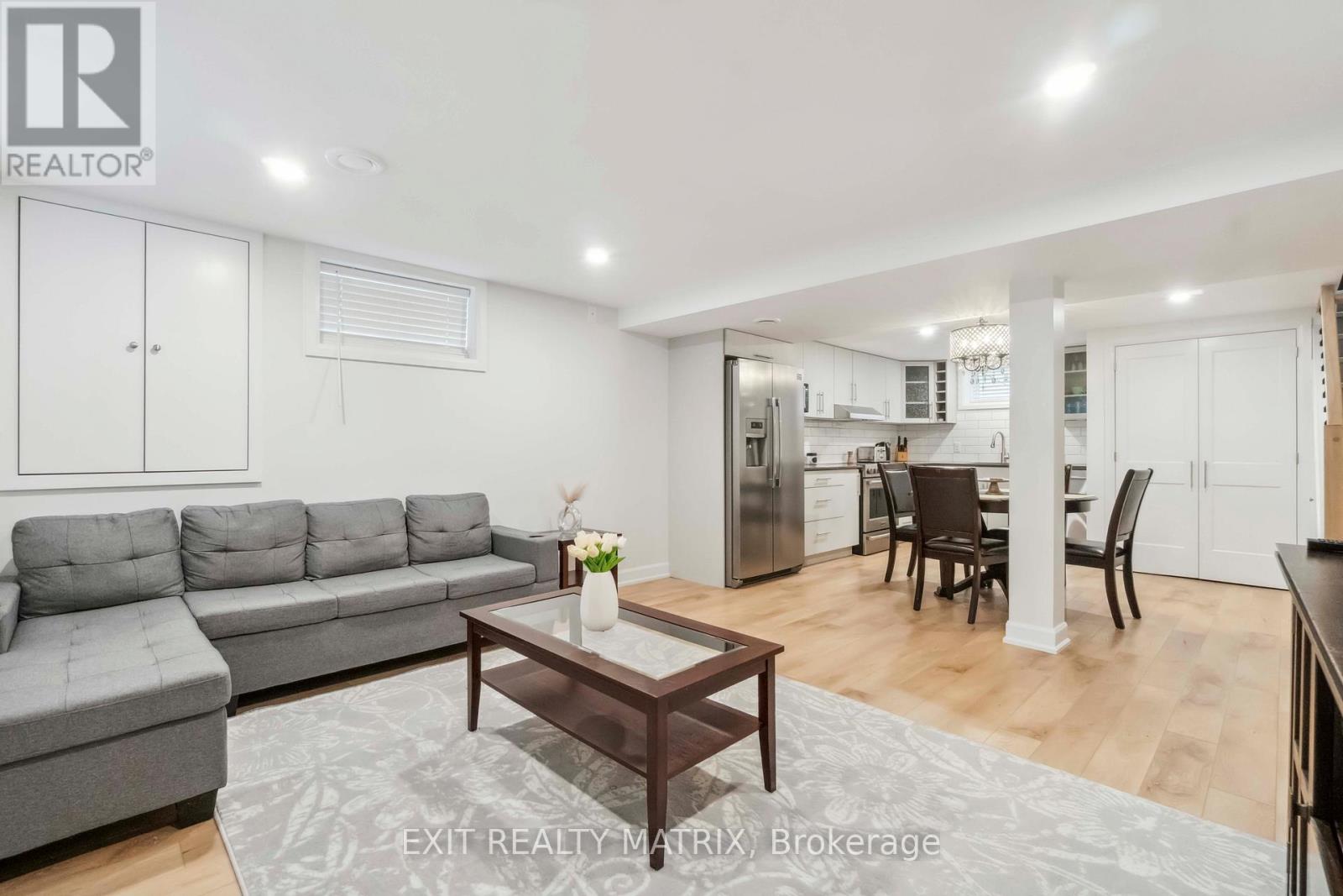 B - 848 Willow Avenue, Ottawa, Ontario  K1E 1C5 - Photo 5 - X12535770