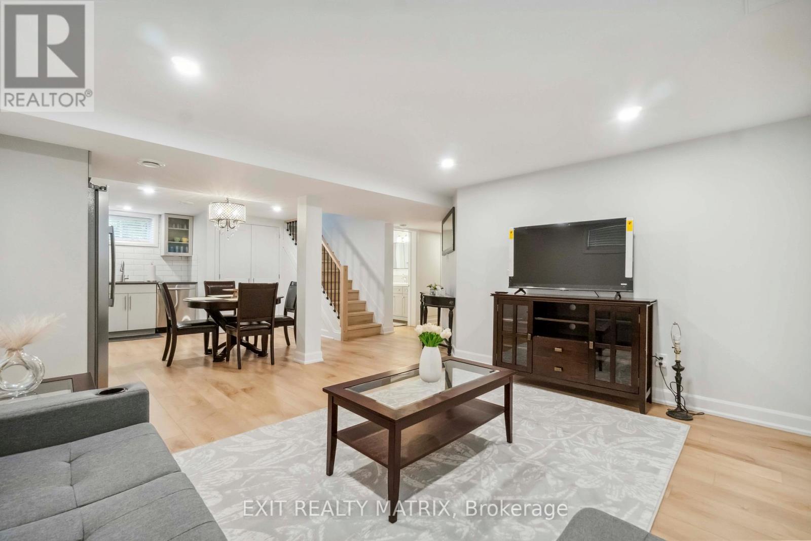 B - 848 Willow Avenue, Ottawa, Ontario  K1E 1C5 - Photo 7 - X12535770