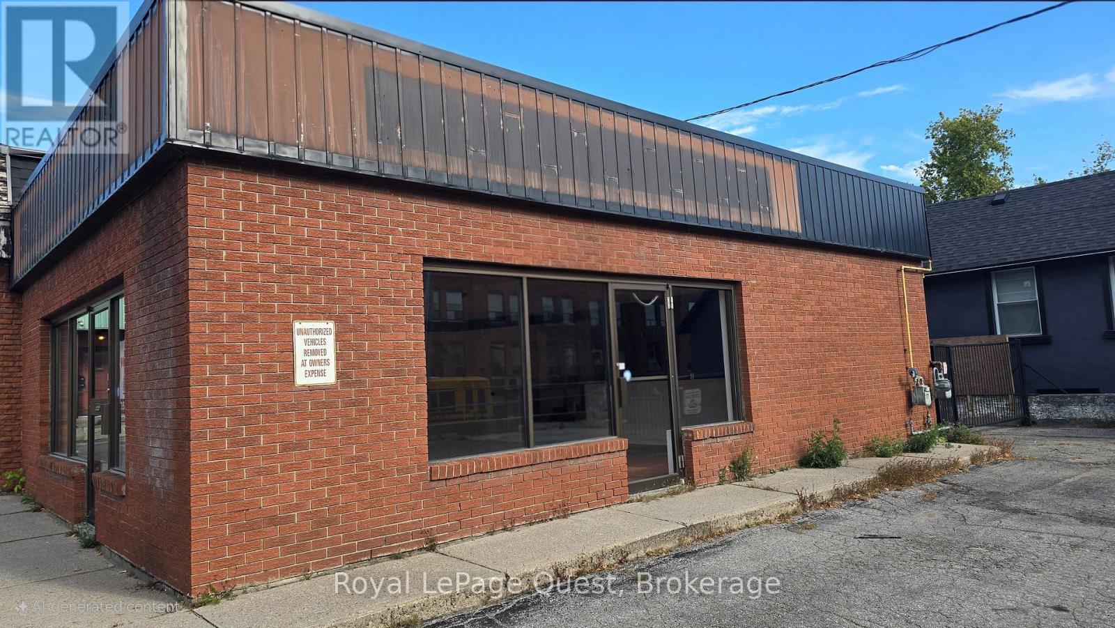 7 Colborne Street E, Orillia, Ontario  L3V 1T4 - Photo 2 - S12457499