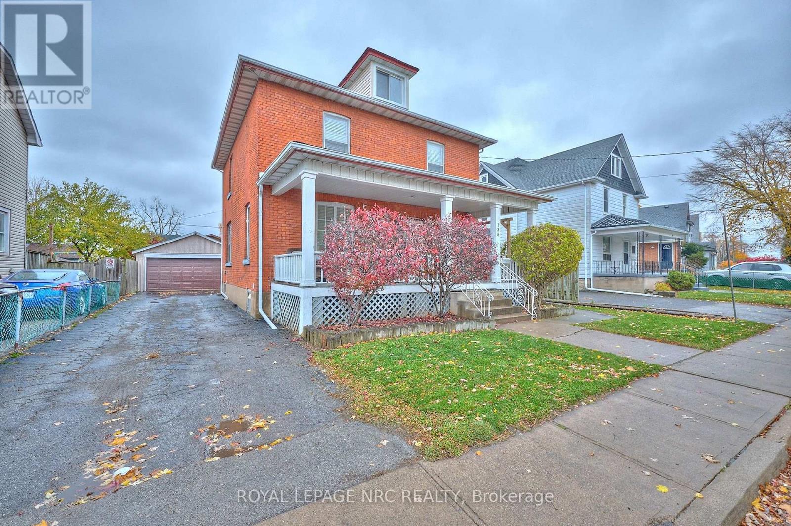 138 Young Street, Welland, Ontario  L3B 4C8 - Photo 3 - X12535760