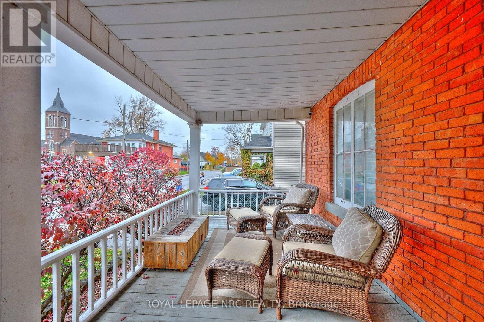 138 Young Street, Welland, Ontario  L3B 4C8 - Photo 4 - X12535760