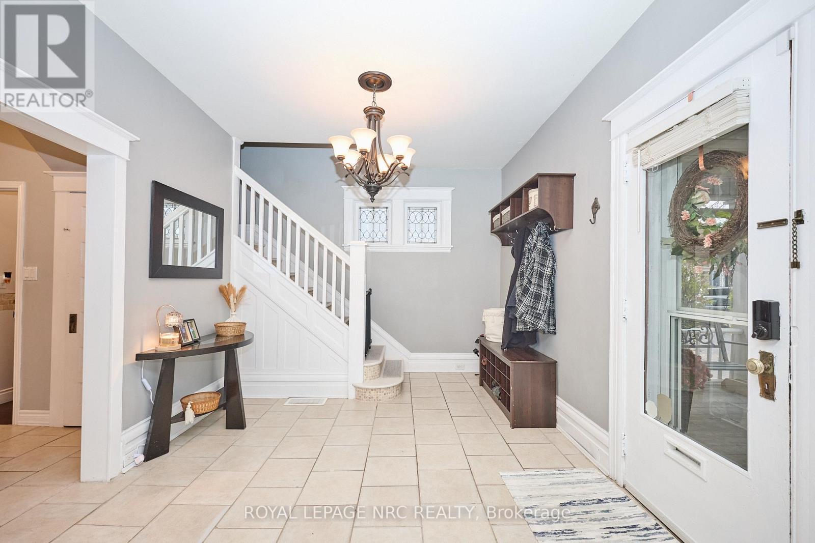 138 Young Street, Welland, Ontario  L3B 4C8 - Photo 8 - X12535760