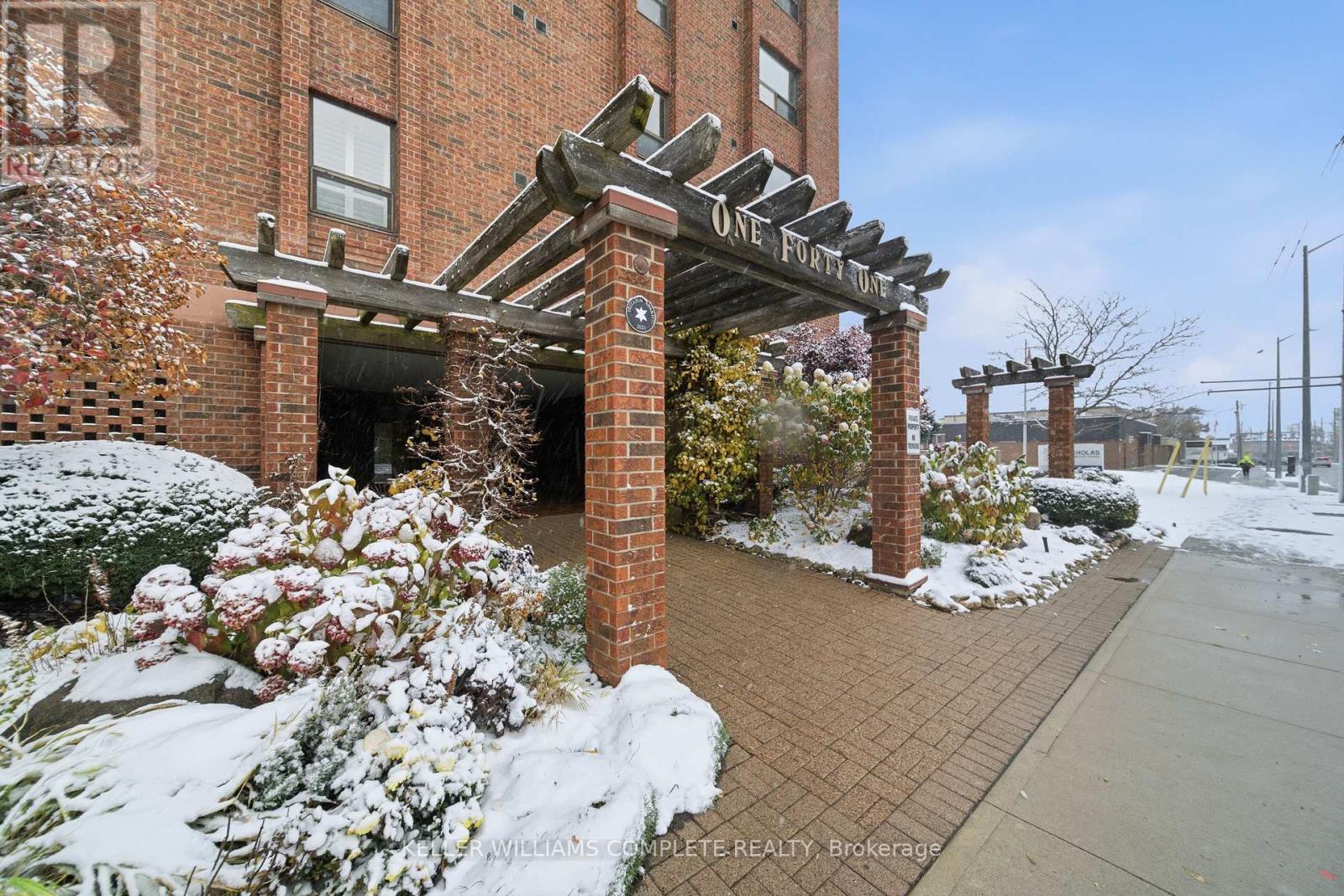 201 - 141 Church Street, St. Catharines, Ontario  L2R 7L7 - Photo 2 - X12535784