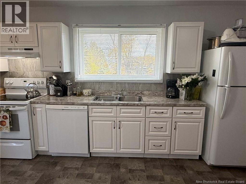 335 Beaumont Avenue, Miramichi, New Brunswick  E1V 1E5 - Photo 5 - NB129989