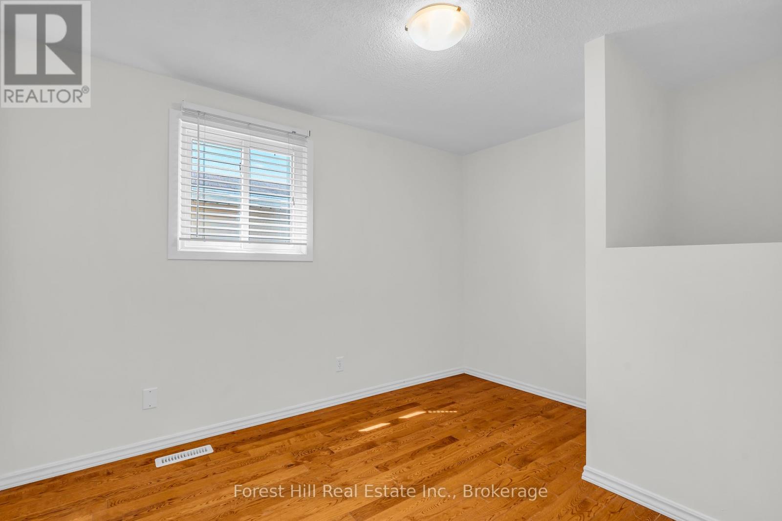 15 Homestead Place, Kitchener, Ontario  N2N 1Z1 - Photo 14 - X12535768