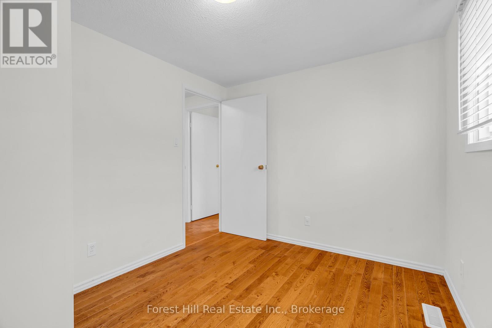 15 Homestead Place, Kitchener, Ontario  N2N 1Z1 - Photo 15 - X12535768