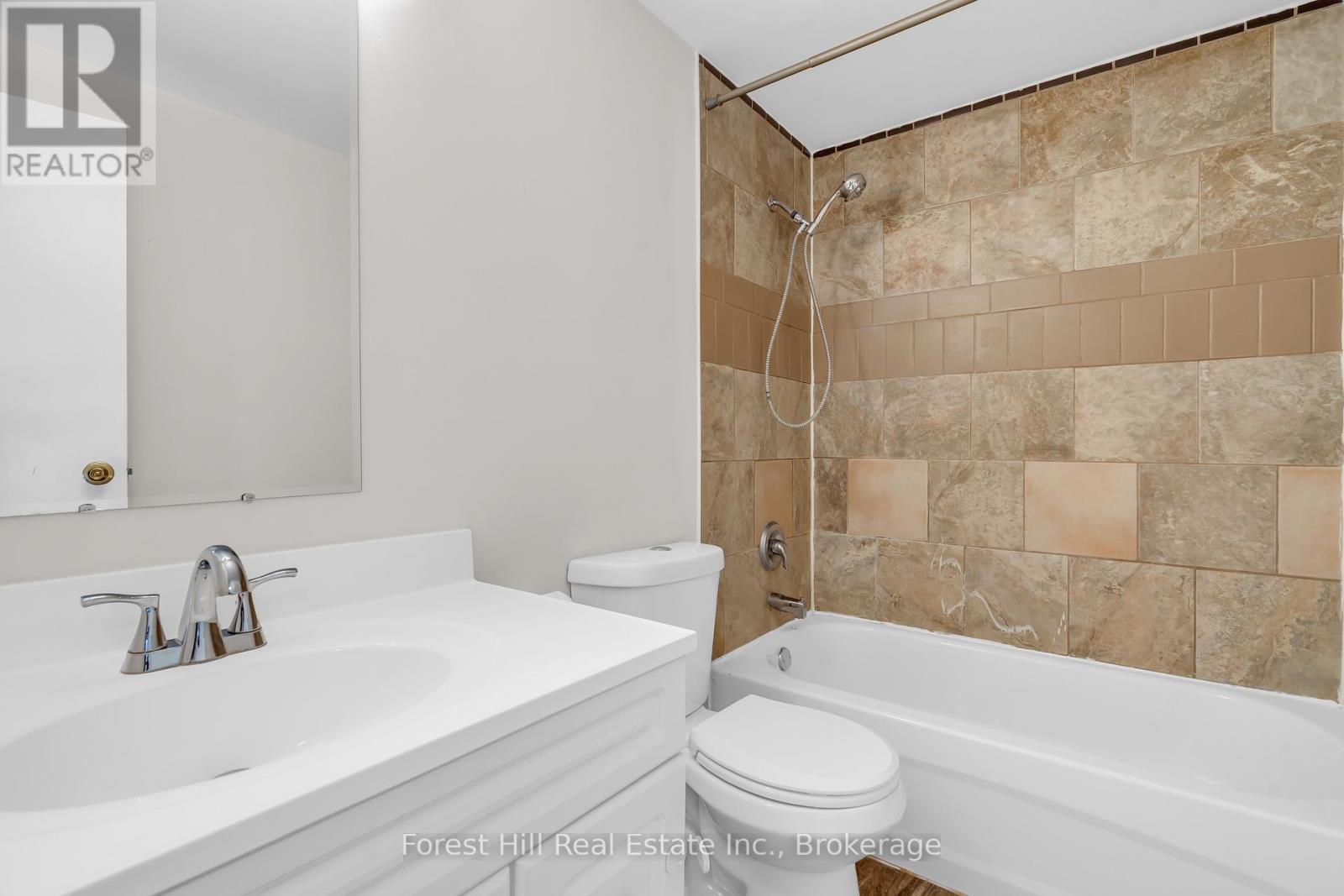 15 Homestead Place, Kitchener, Ontario  N2N 1Z1 - Photo 18 - X12535768