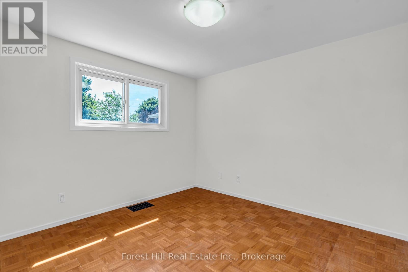 15 Homestead Place, Kitchener, Ontario  N2N 1Z1 - Photo 19 - X12535768