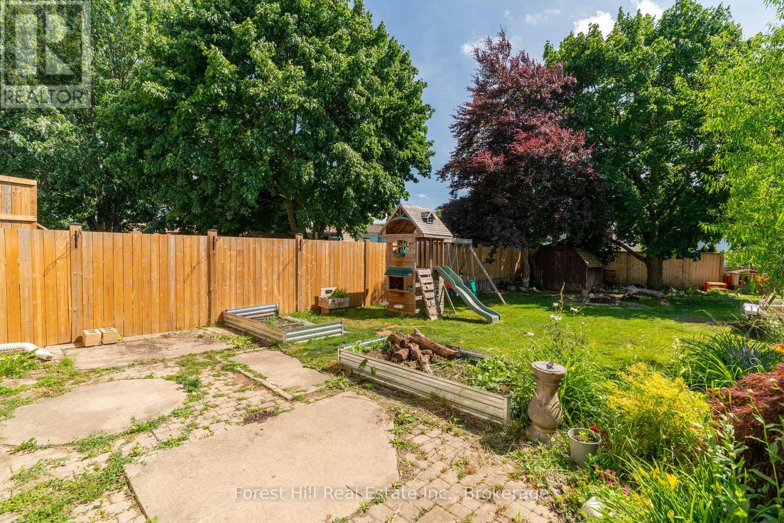 15 Homestead Place, Kitchener, Ontario  N2N 1Z1 - Photo 27 - X12535768