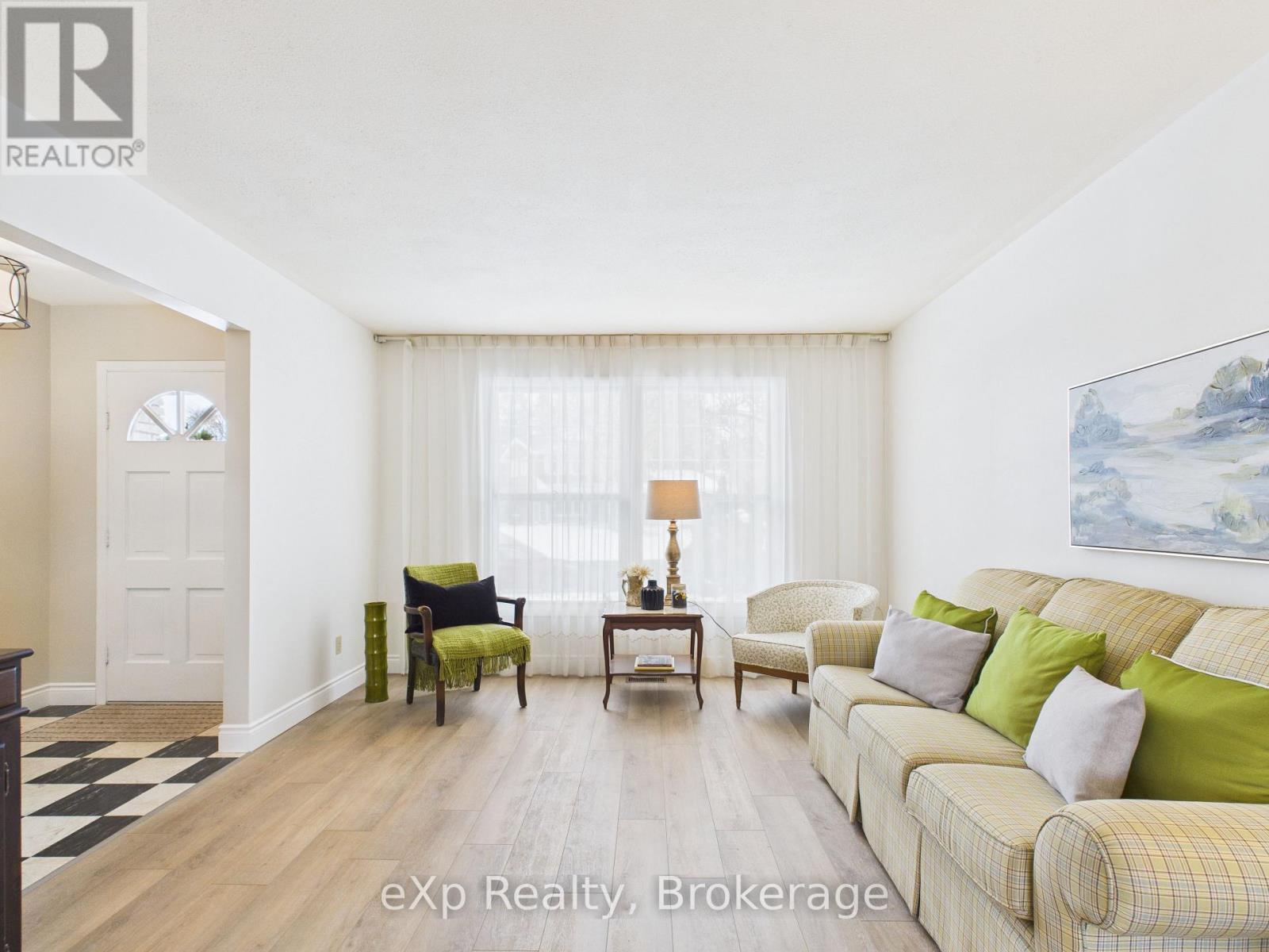 220 4th Avenue, Hanover, Ontario  N4N 2B5 - Photo 12 - X12535774