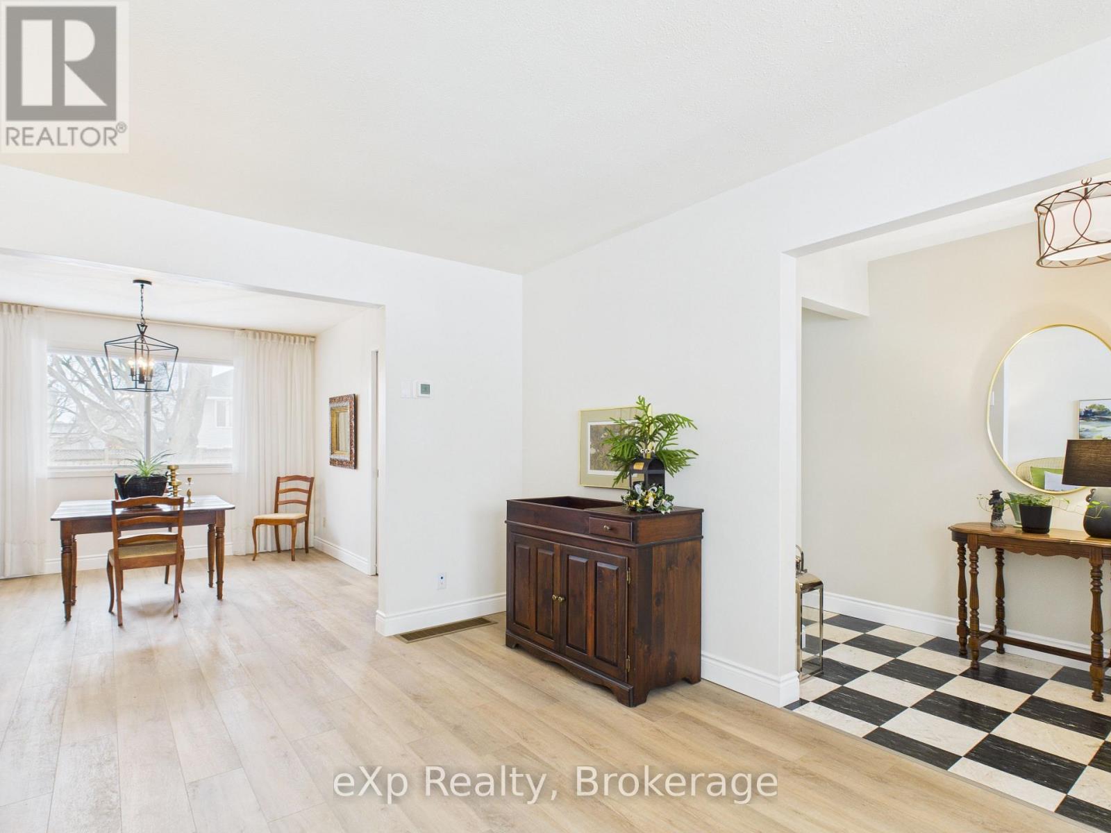 220 4th Avenue, Hanover, Ontario  N4N 2B5 - Photo 13 - X12535774