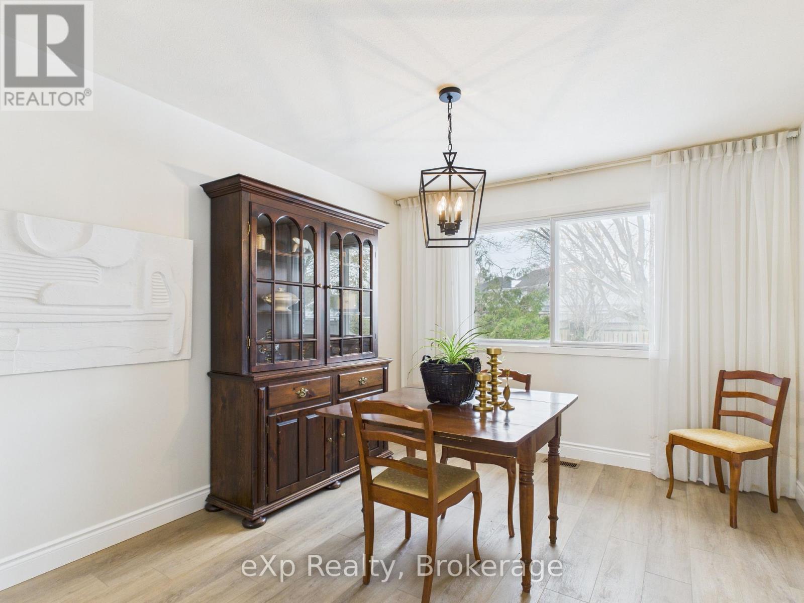 220 4th Avenue, Hanover, Ontario  N4N 2B5 - Photo 14 - X12535774