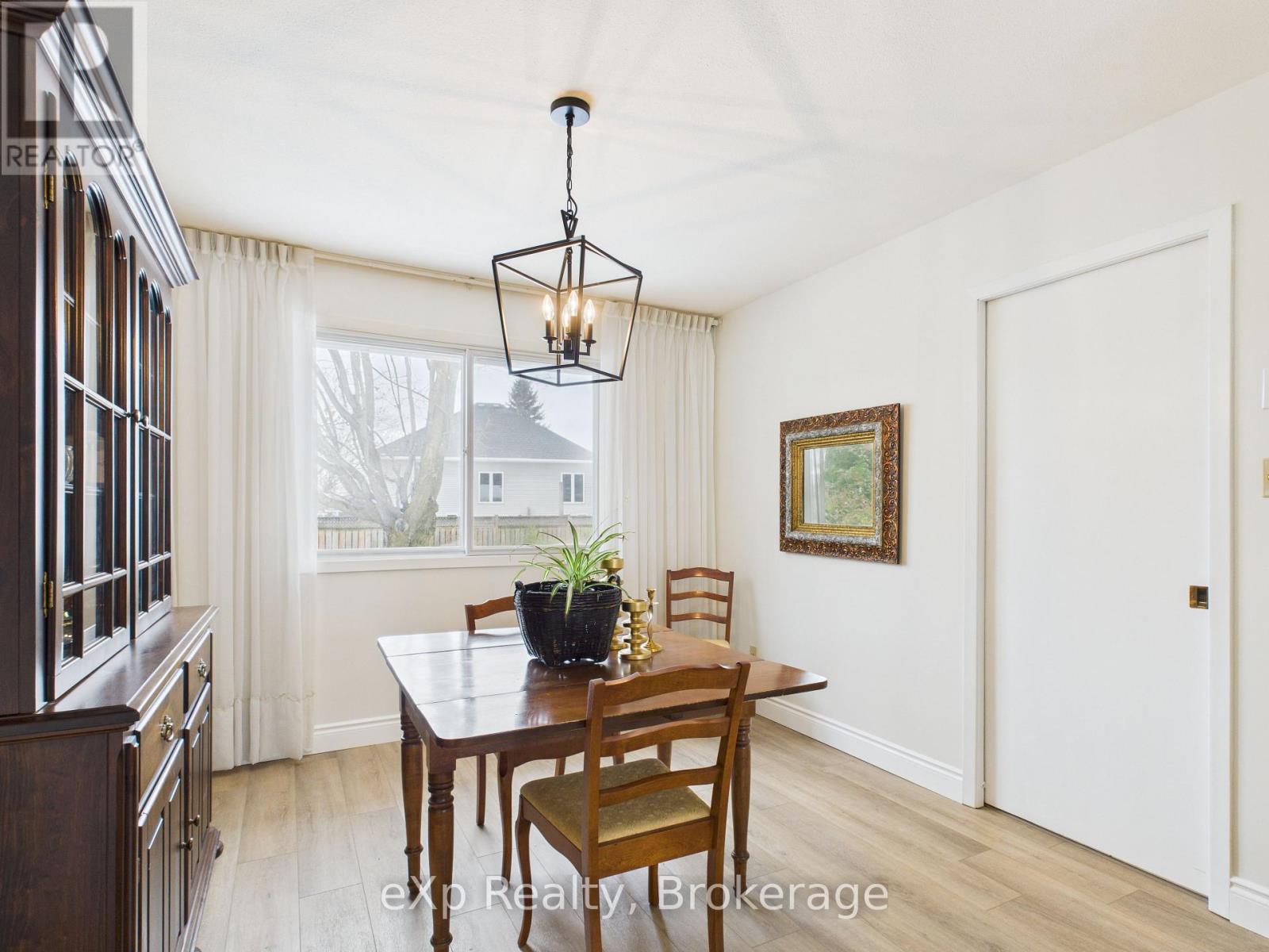 220 4th Avenue, Hanover, Ontario  N4N 2B5 - Photo 15 - X12535774