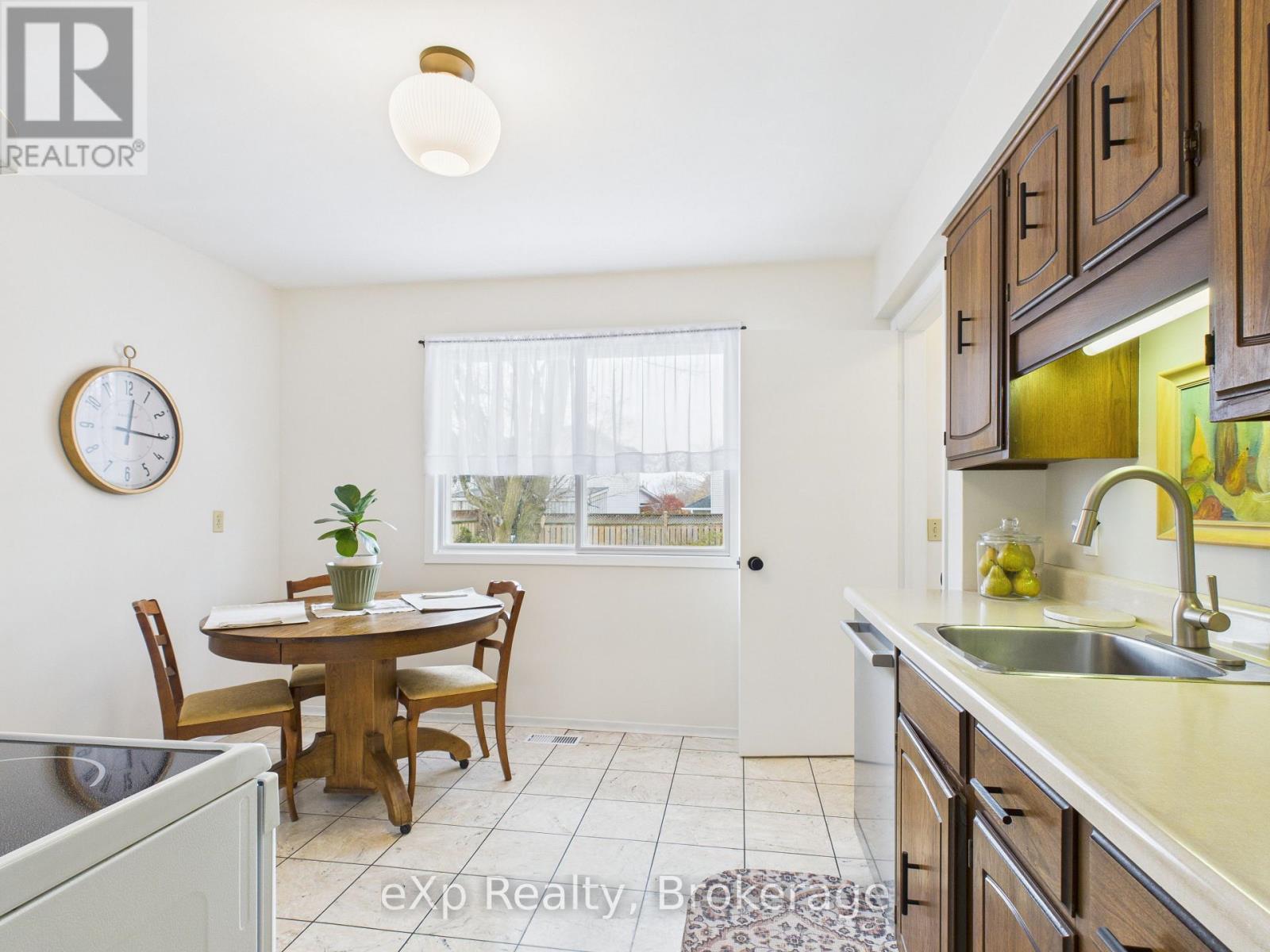 220 4th Avenue, Hanover, Ontario  N4N 2B5 - Photo 19 - X12535774