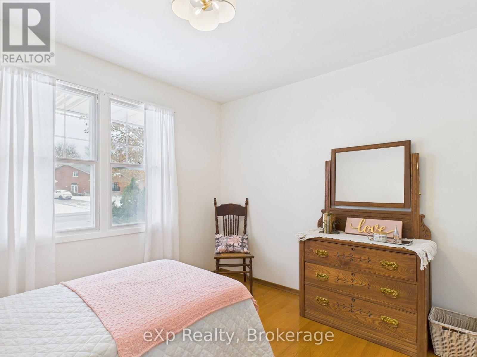 220 4th Avenue, Hanover, Ontario  N4N 2B5 - Photo 20 - X12535774