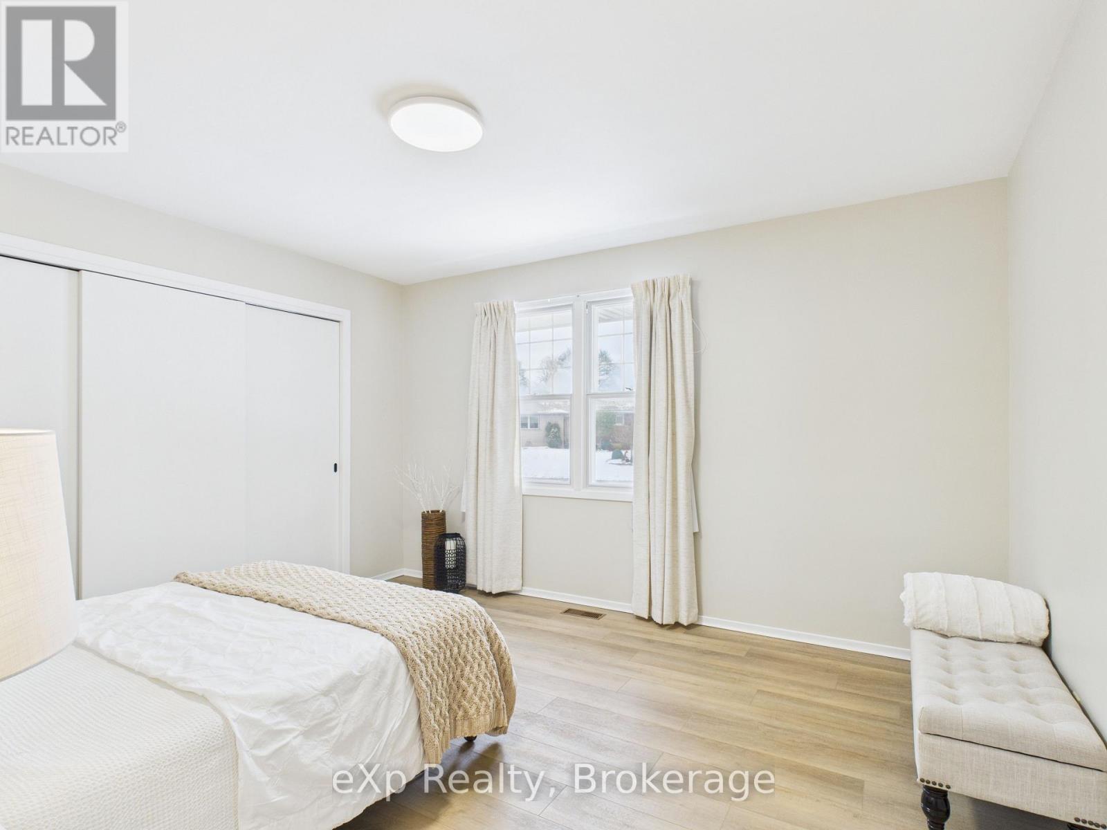 220 4th Avenue, Hanover, Ontario  N4N 2B5 - Photo 23 - X12535774