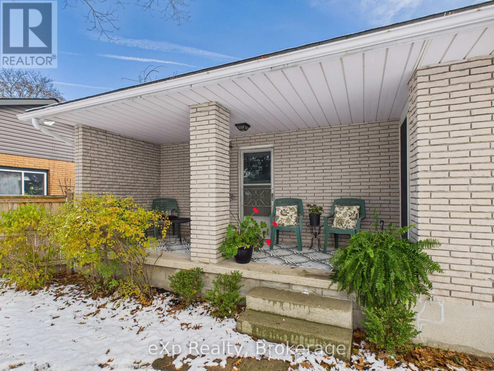 220 4th Avenue, Hanover, Ontario  N4N 2B5 - Photo 7 - X12535774