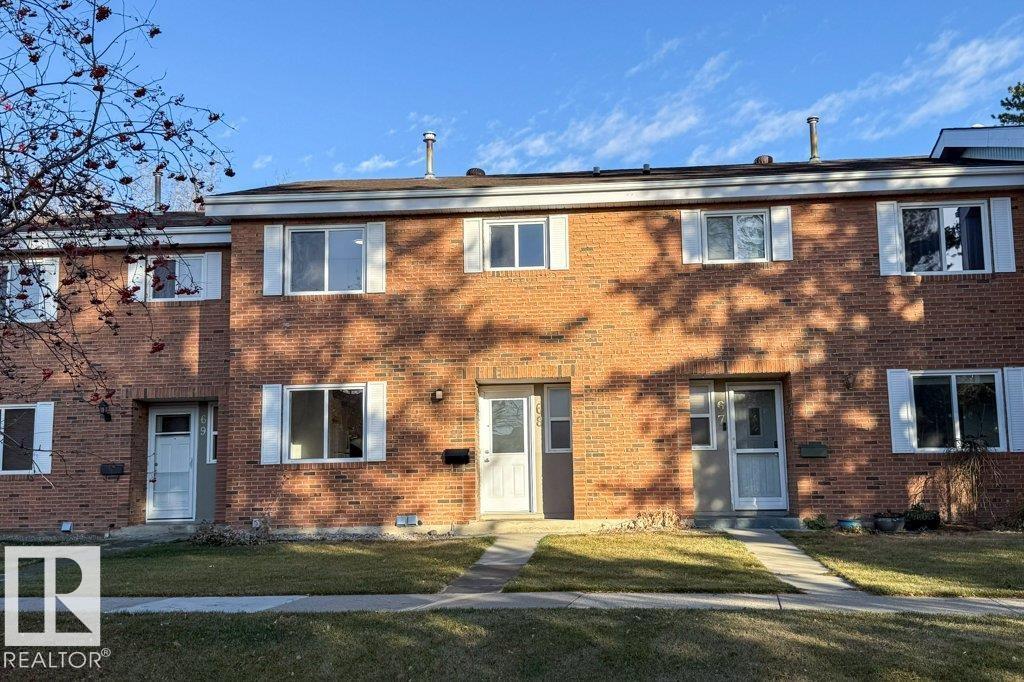 68 GREAT OAKS, Sherwood Park, Alberta