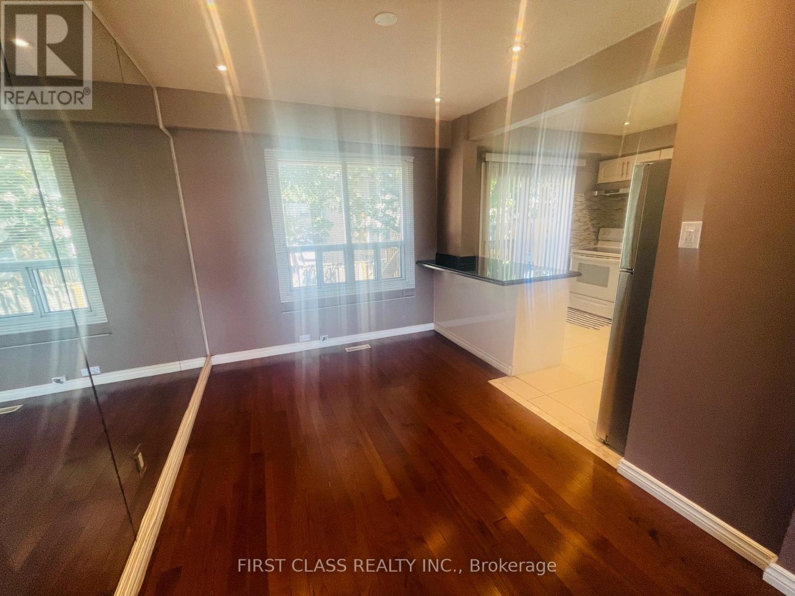 51 - 830 Stainton Drive, Mississauga, Ontario  L5C 2Z3 - Photo 8 - W12476138