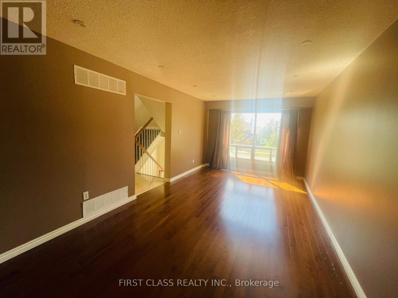 51 - 830 Stainton Drive, Mississauga, Ontario  L5C 2Z3 - Photo 2 - W12476138