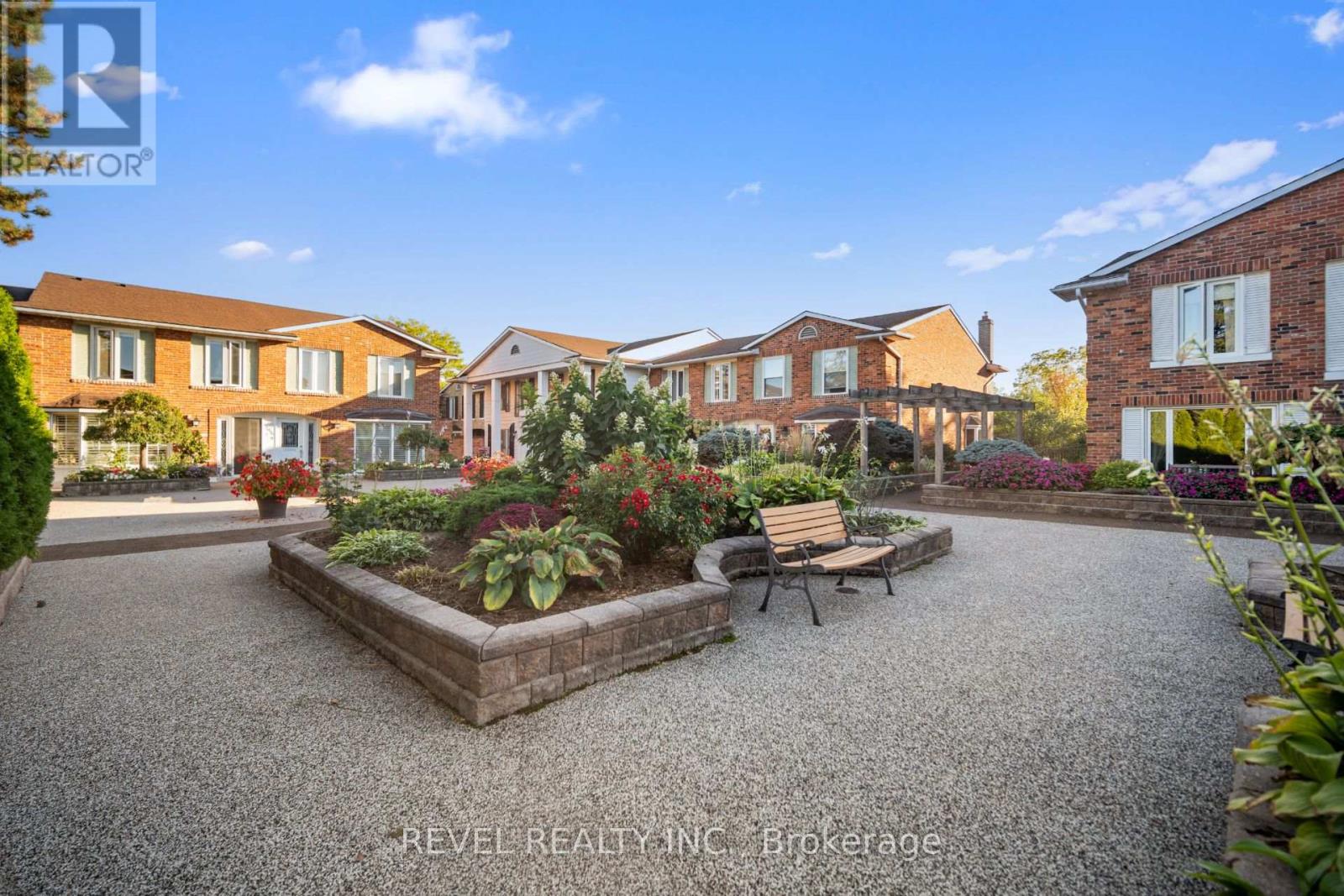 3 - 2058 Brant Street, Burlington, Ontario L7P 3A6 - Photo 41 - W12438937