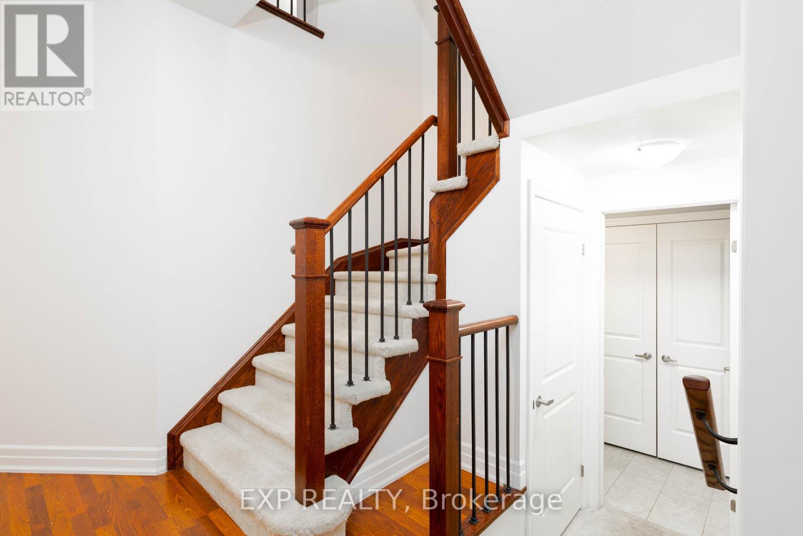 18 Hutton Crescent, Essa, Ontario  L0M 1B6 - Photo 13 - N12535776
