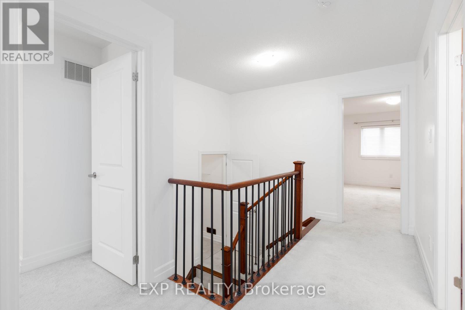 18 Hutton Crescent, Essa, Ontario  L0M 1B6 - Photo 15 - N12535776