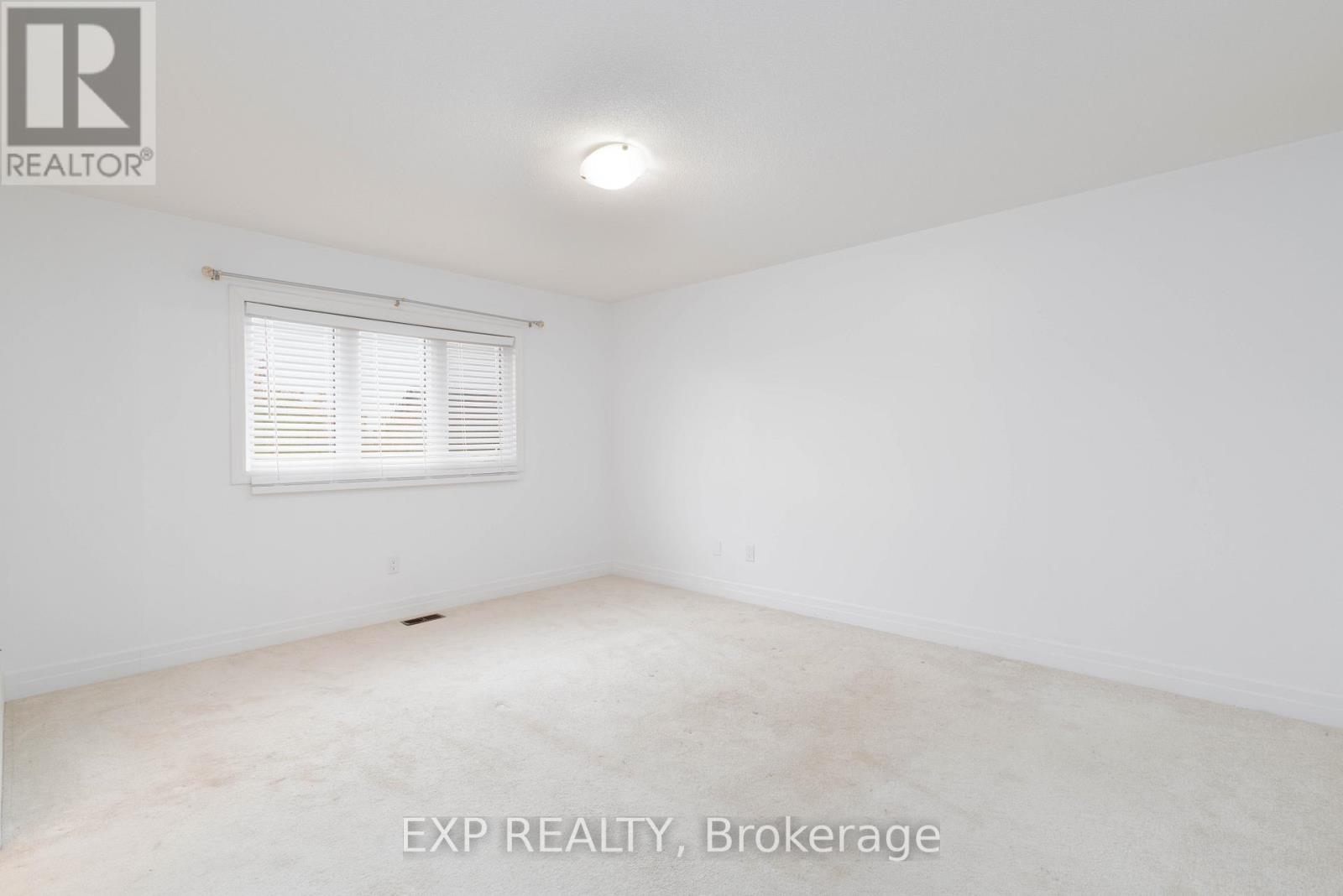 18 Hutton Crescent, Essa, Ontario  L0M 1B6 - Photo 16 - N12535776