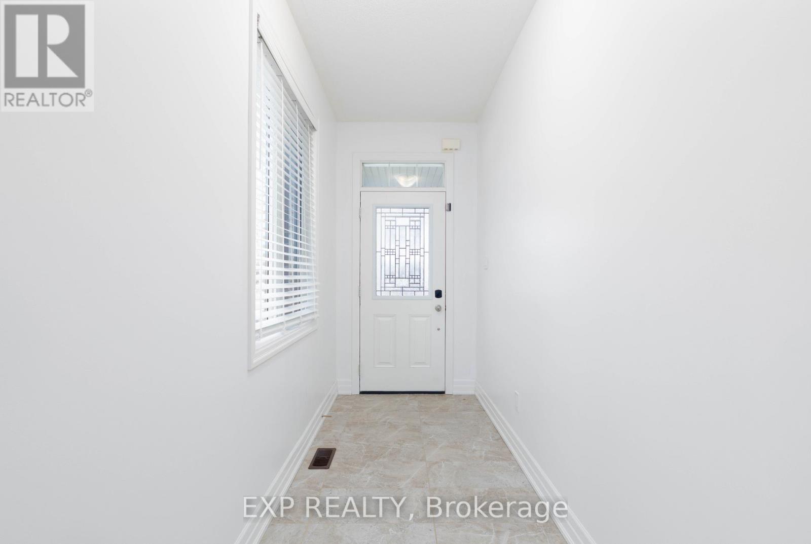 18 Hutton Crescent, Essa, Ontario  L0M 1B6 - Photo 2 - N12535776