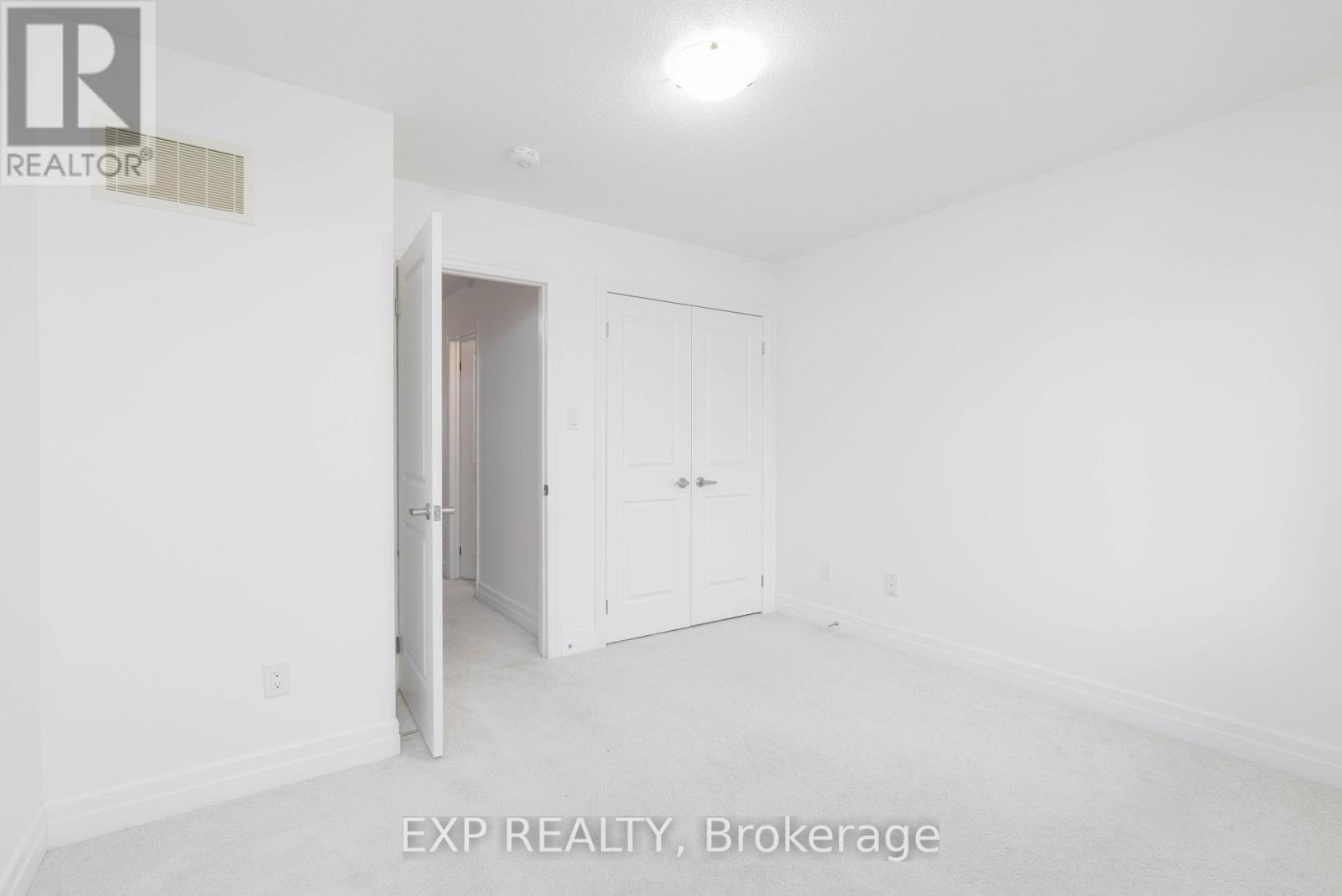 18 Hutton Crescent, Essa, Ontario  L0M 1B6 - Photo 22 - N12535776