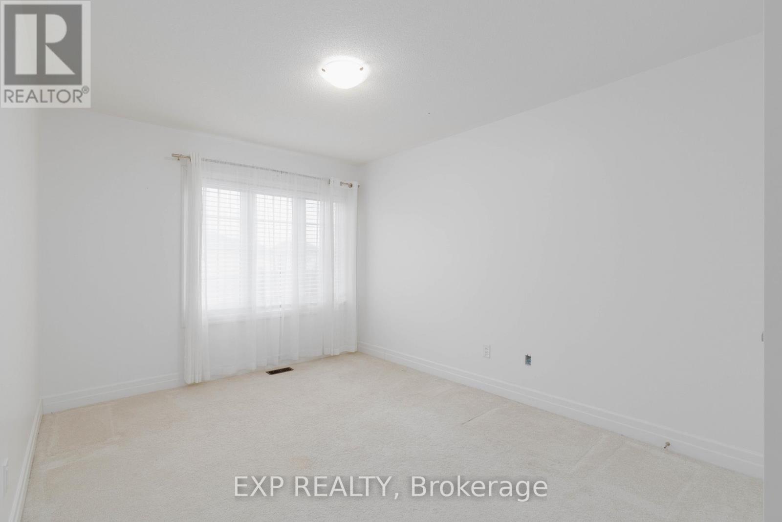 18 Hutton Crescent, Essa, Ontario  L0M 1B6 - Photo 23 - N12535776