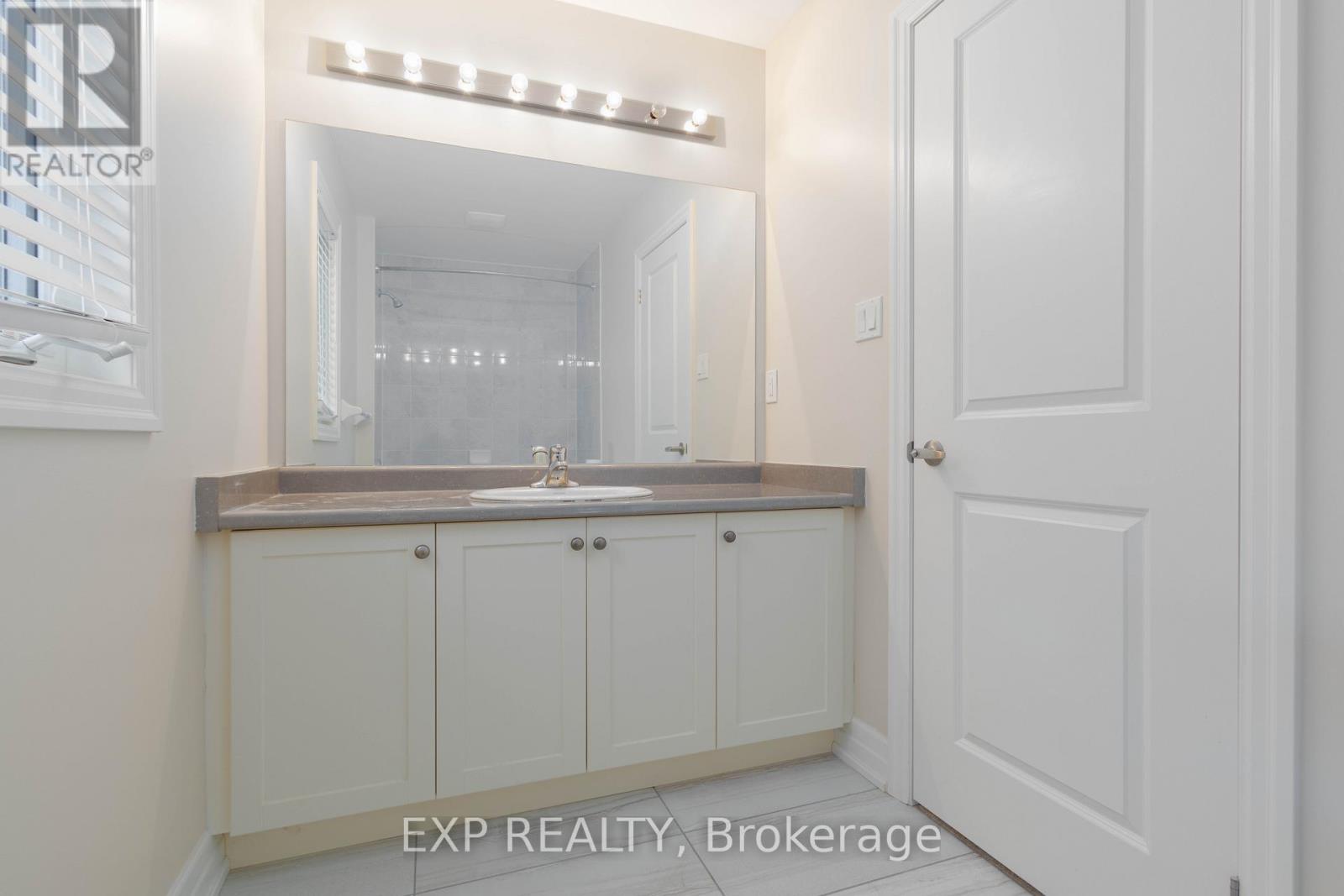 18 Hutton Crescent, Essa, Ontario  L0M 1B6 - Photo 25 - N12535776