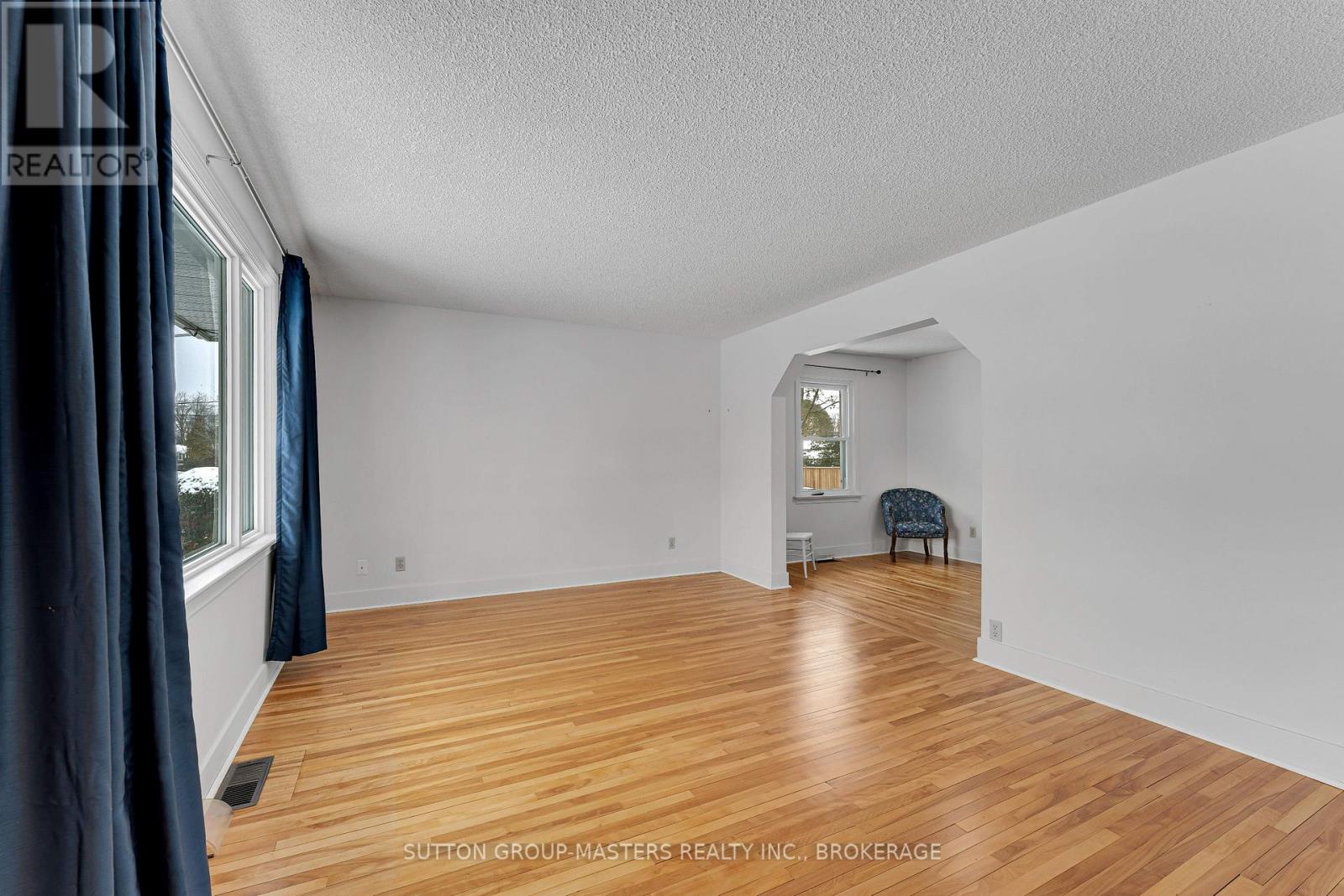 913 Victoria Street, Kingston, Ontario  K7K 4T9 - Photo 5 - X12535844