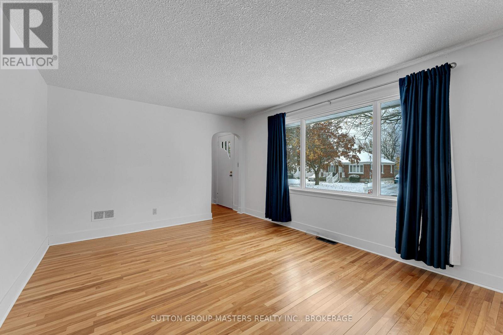 913 Victoria Street, Kingston, Ontario  K7K 4T9 - Photo 6 - X12535844