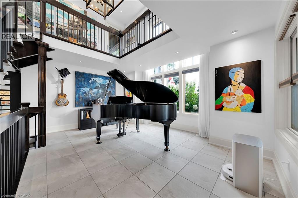 404 Mountain Brow Boulevard E, Hamilton, Ontario  L8T 1A7 - Photo 5 - 40762304