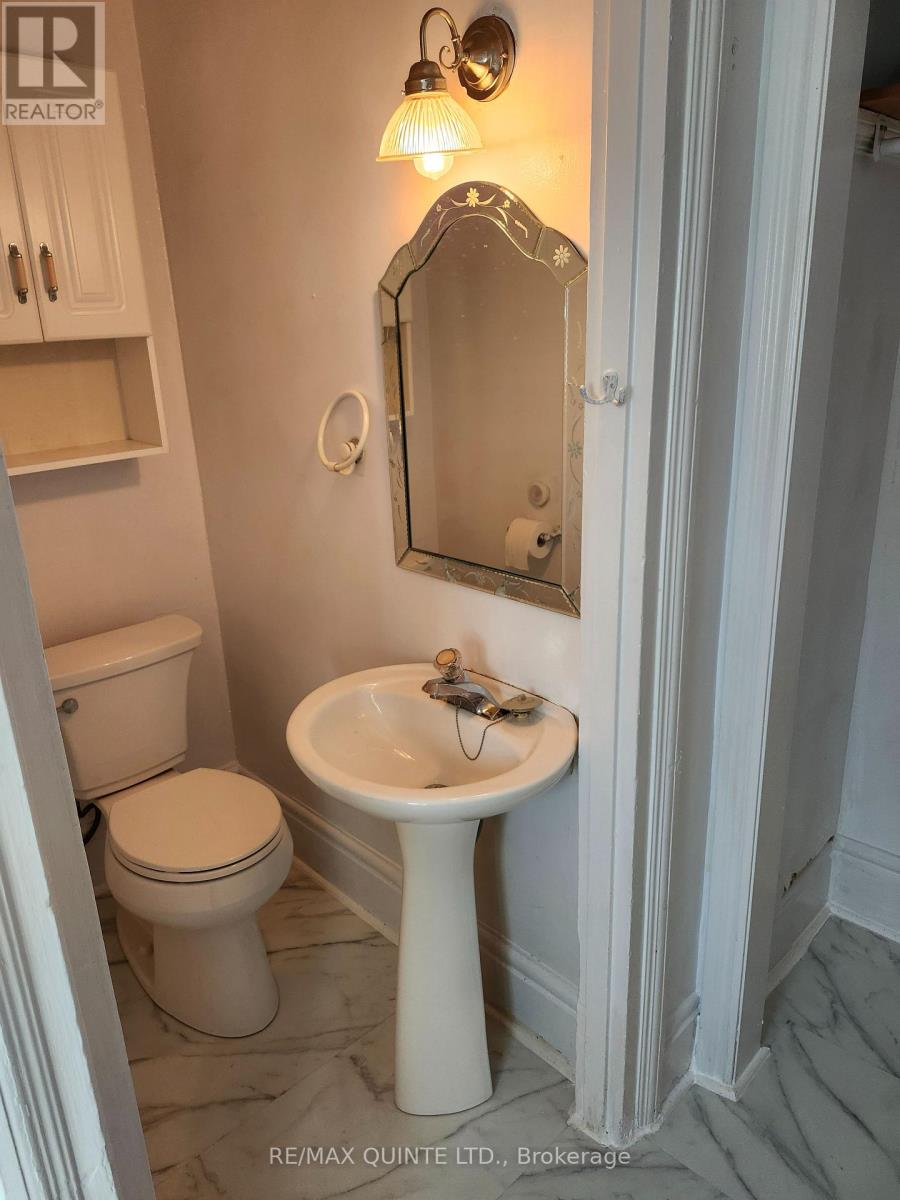 299 Foster Avenue, Belleville, Ontario K8N 3R6 - Photo 10 - X12535810