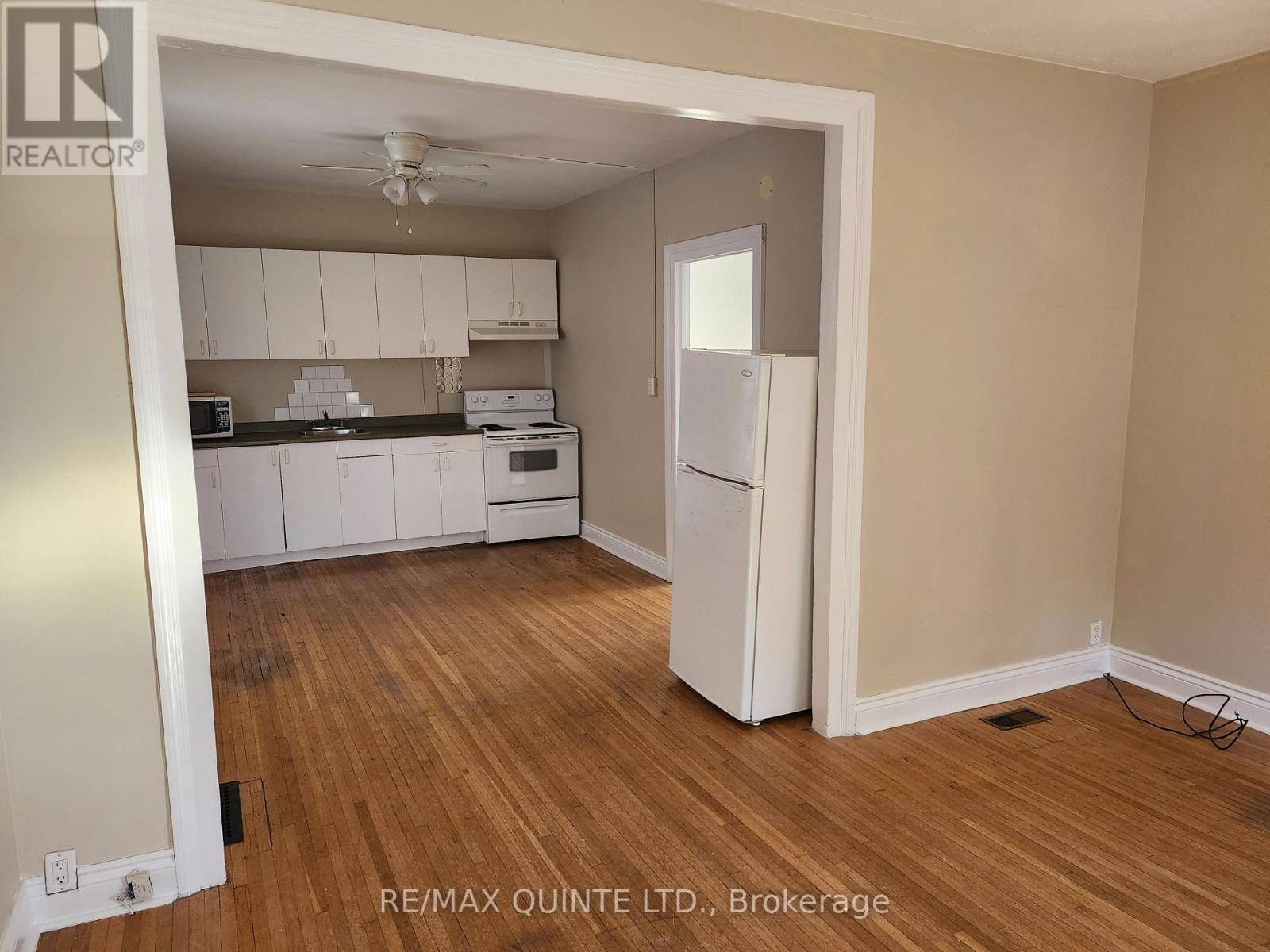 299 Foster Avenue, Belleville, Ontario K8N 3R6 - Photo 6 - X12535810