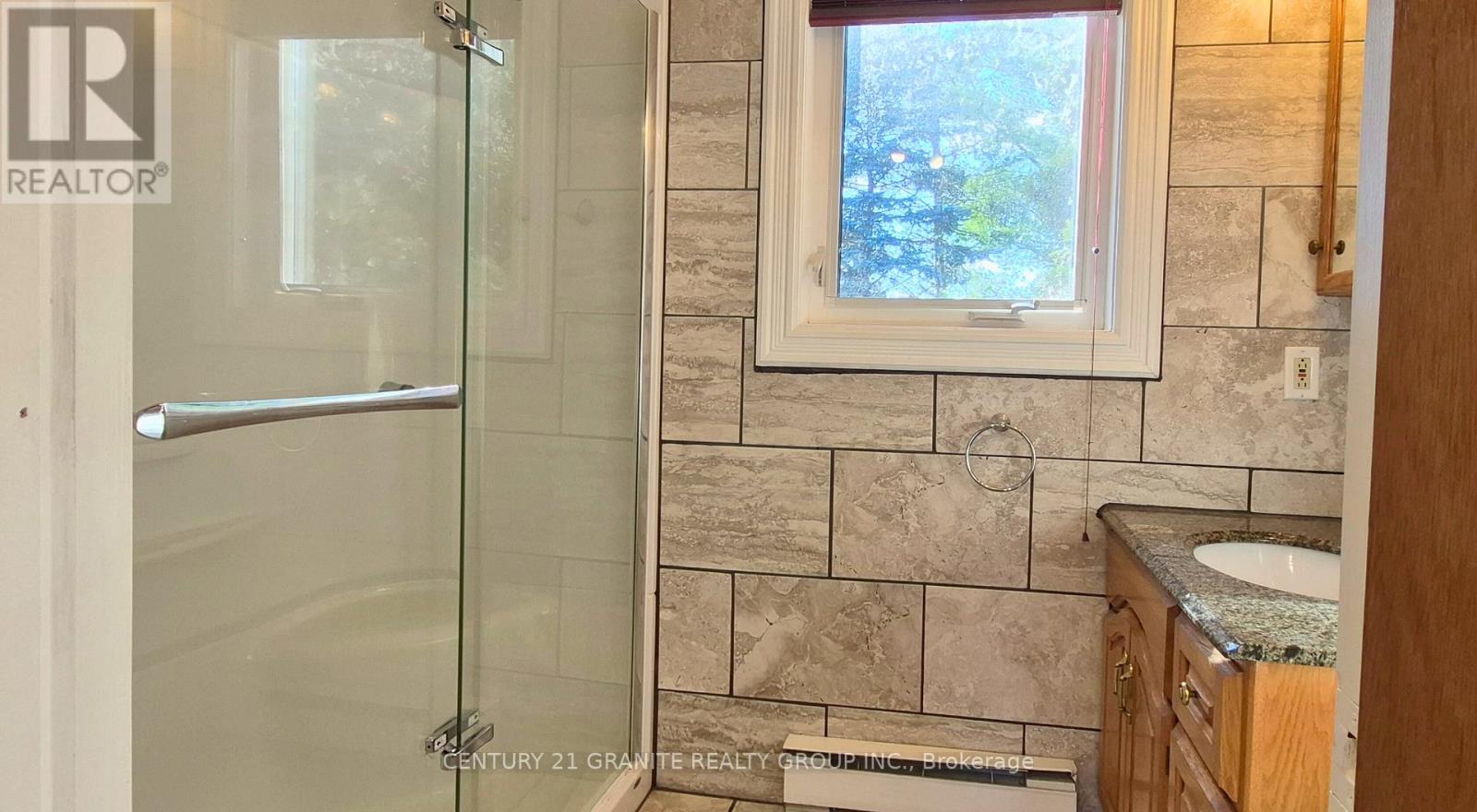 15 East Hungerford Road, Tweed, Ontario K0K 3J0 - Photo 18 - X12535872