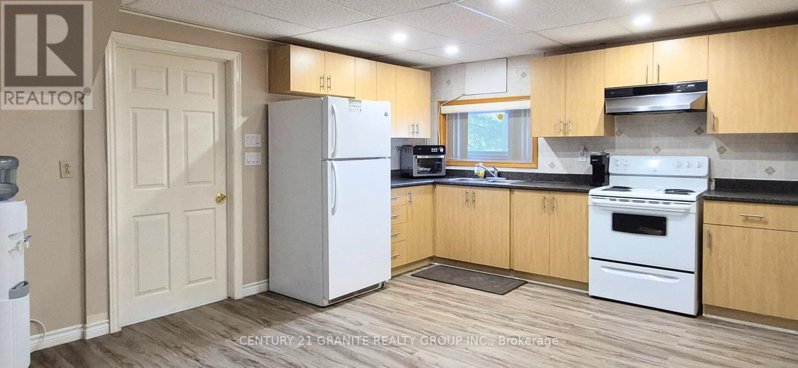 15 East Hungerford Road, Tweed, Ontario K0K 3J0 - Photo 24 - X12535872