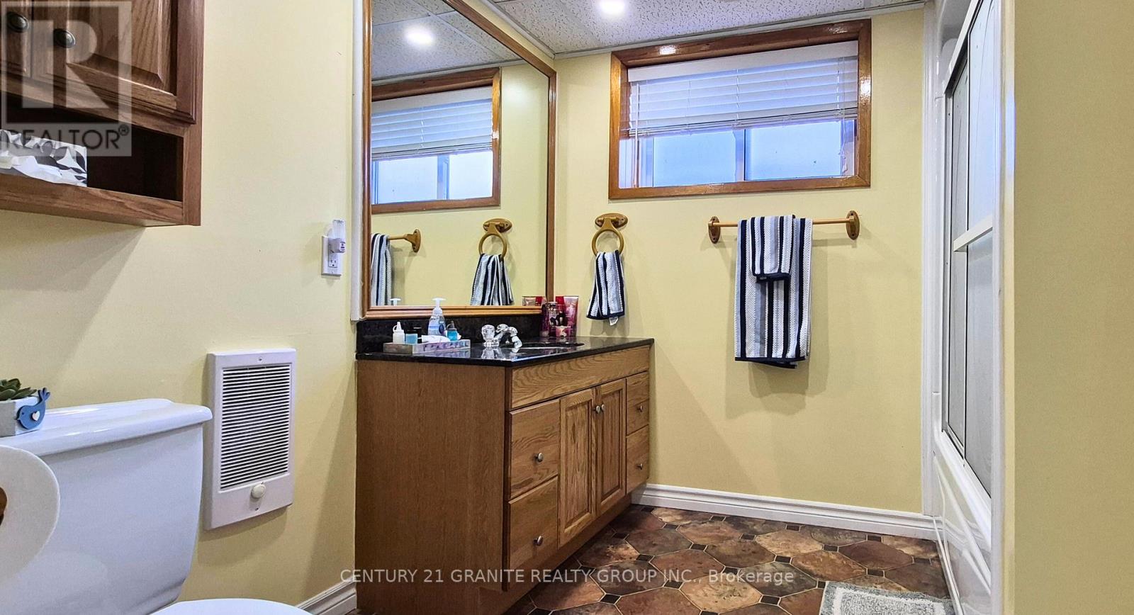 15 East Hungerford Road, Tweed, Ontario K0K 3J0 - Photo 32 - X12535872