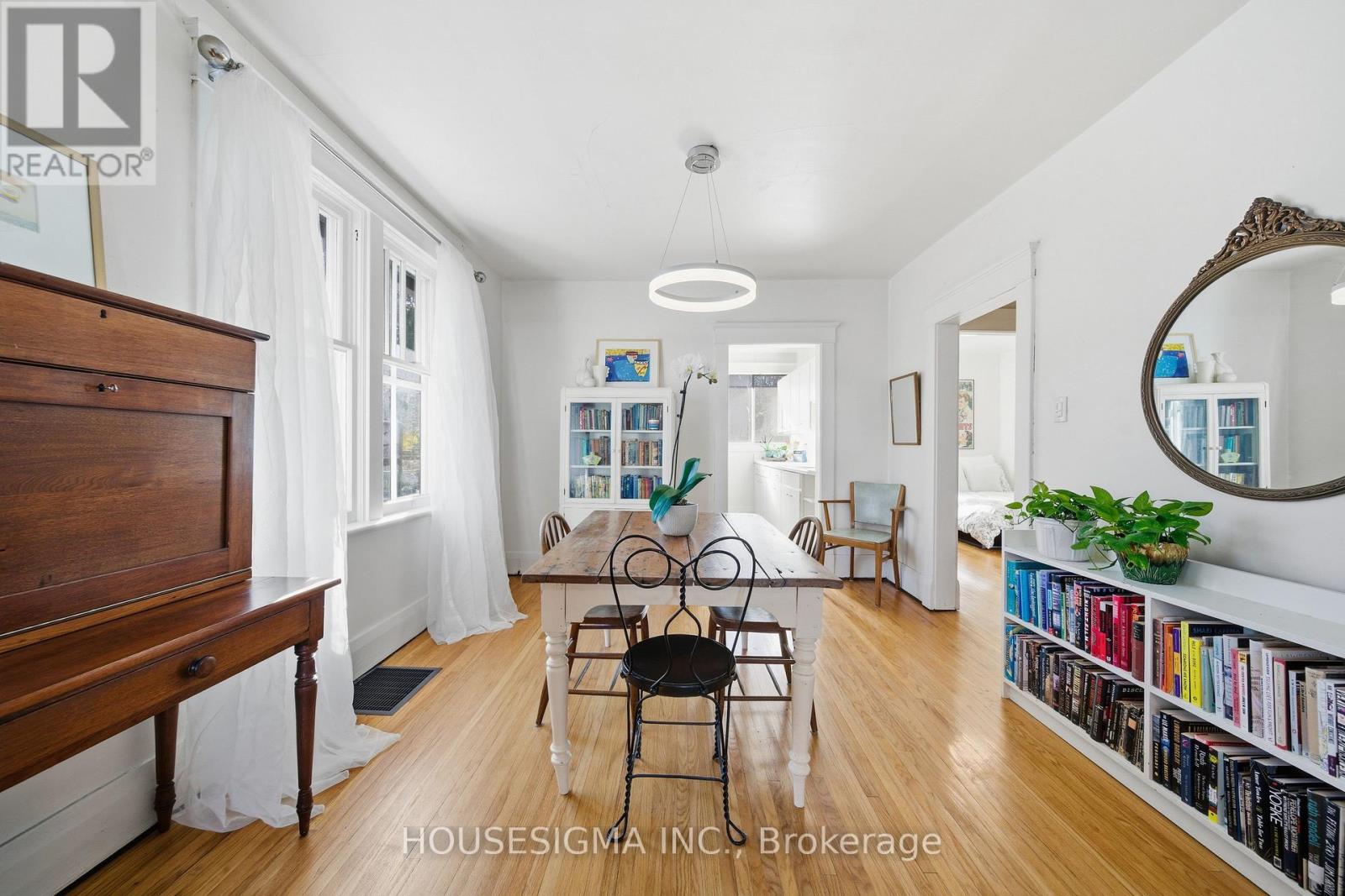 199 Emery Street E, London South, Ontario  N6C 2E3 - Photo 10 - X12535788