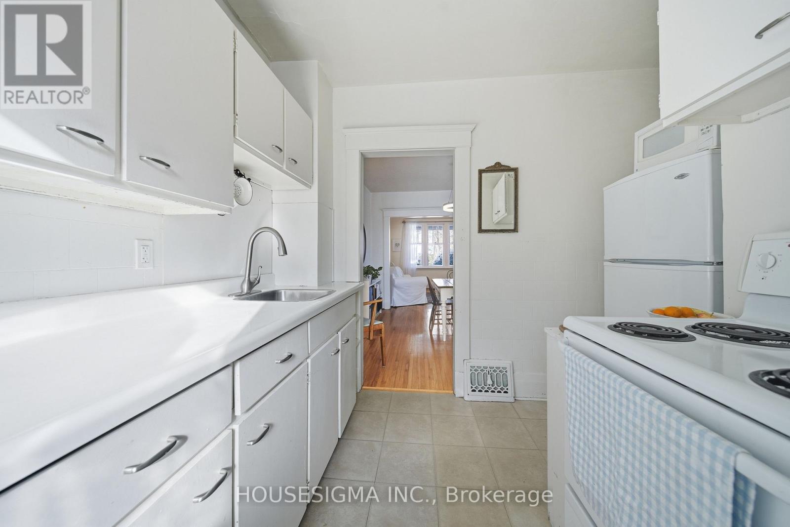 199 Emery Street E, London South, Ontario  N6C 2E3 - Photo 19 - X12535788