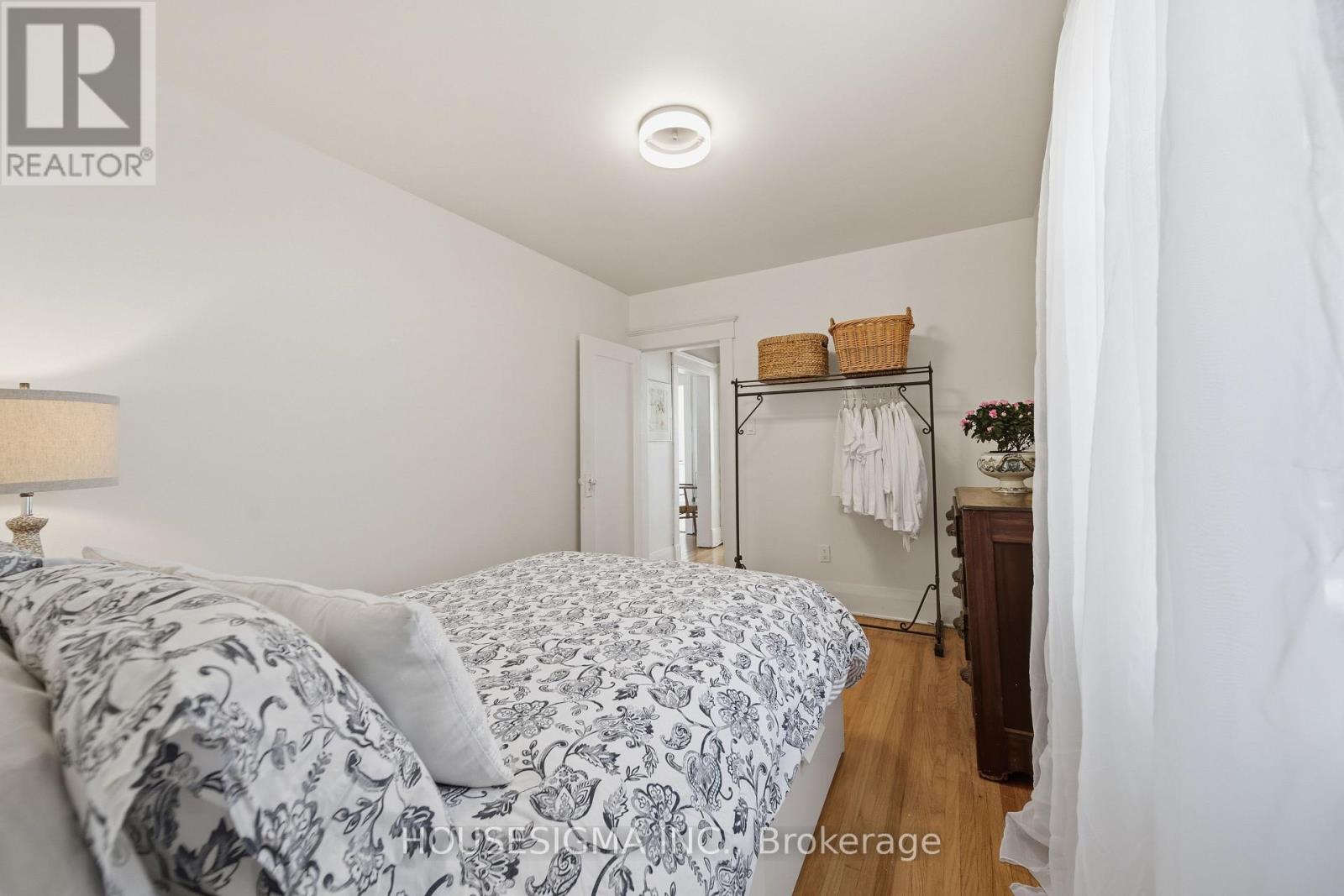 199 Emery Street E, London South, Ontario  N6C 2E3 - Photo 22 - X12535788