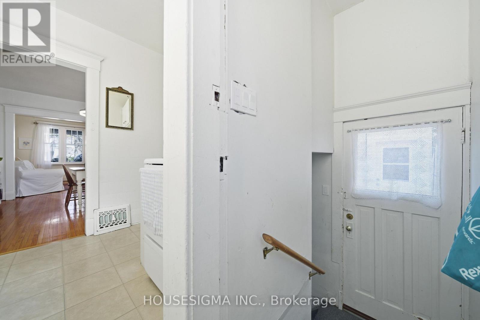 199 Emery Street E, London South, Ontario  N6C 2E3 - Photo 27 - X12535788