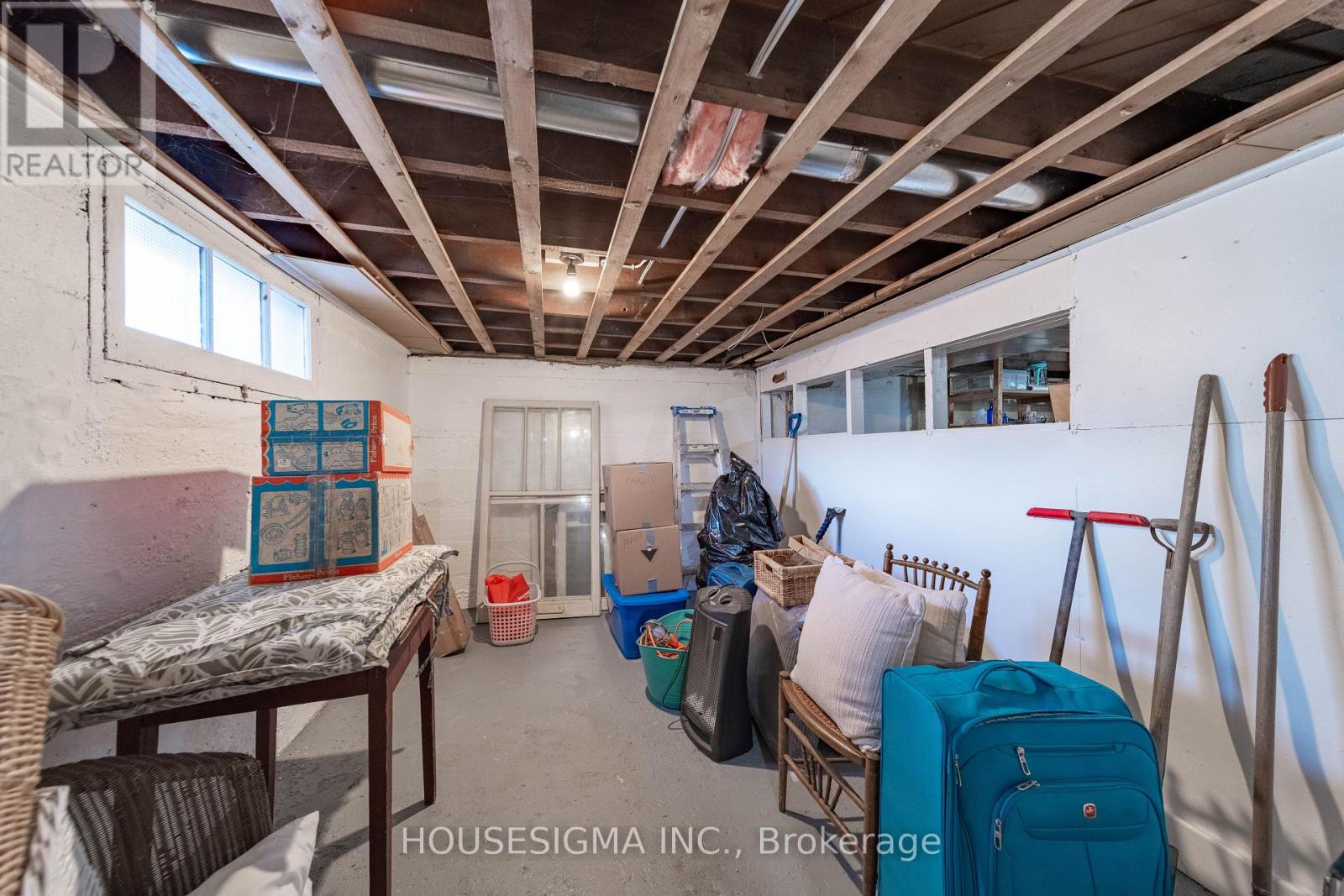 199 Emery Street E, London South, Ontario  N6C 2E3 - Photo 33 - X12535788